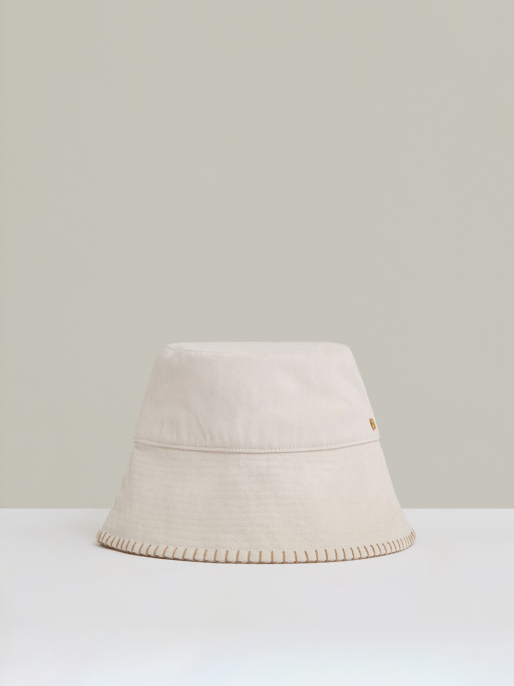 Cotton Blanket-Stitch Bucket Hat in Off White
