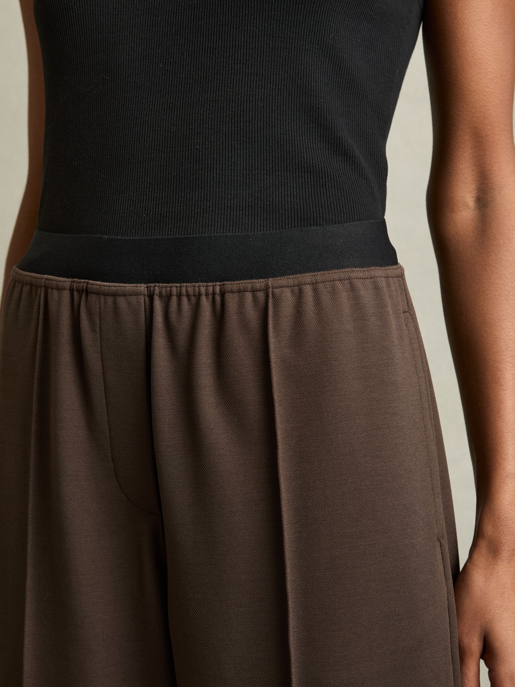 Petite Wide-Leg Elasticated-Waistband Trousers in Chocolate Brown