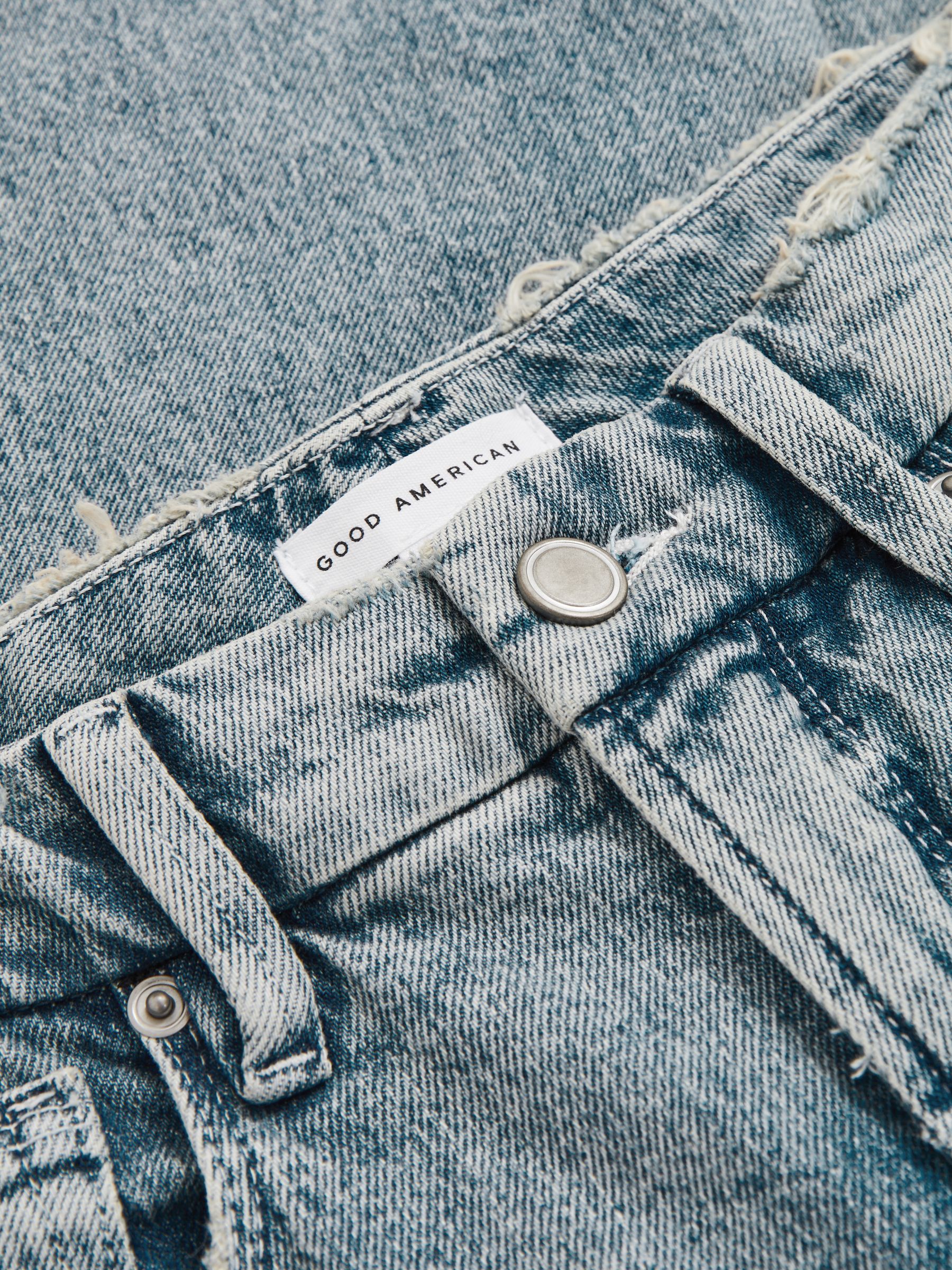 Good American Straight-Leg Slit-Hem Jeans in Light Indigo