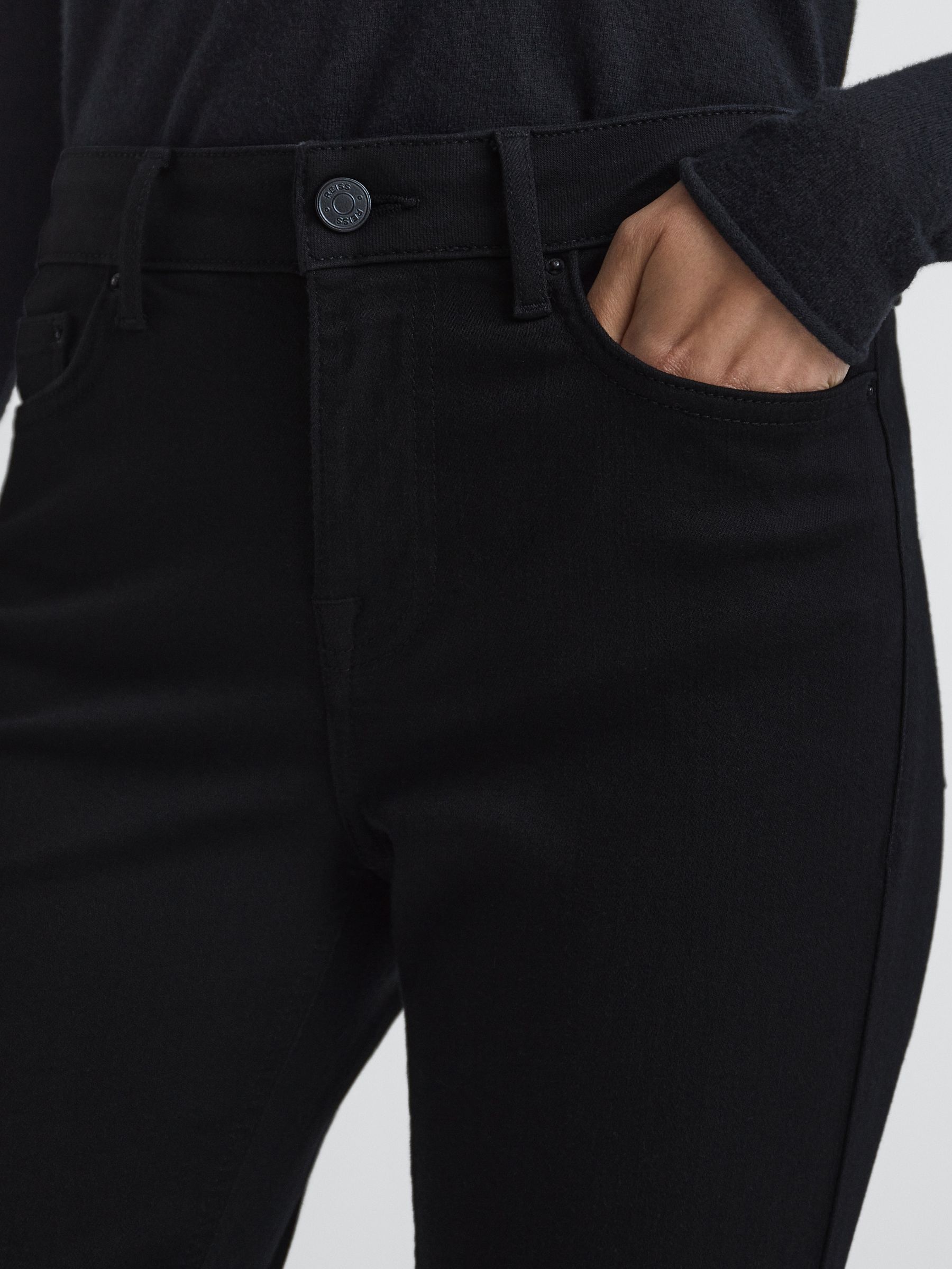 Mid Rise Skinny Jeans in Black