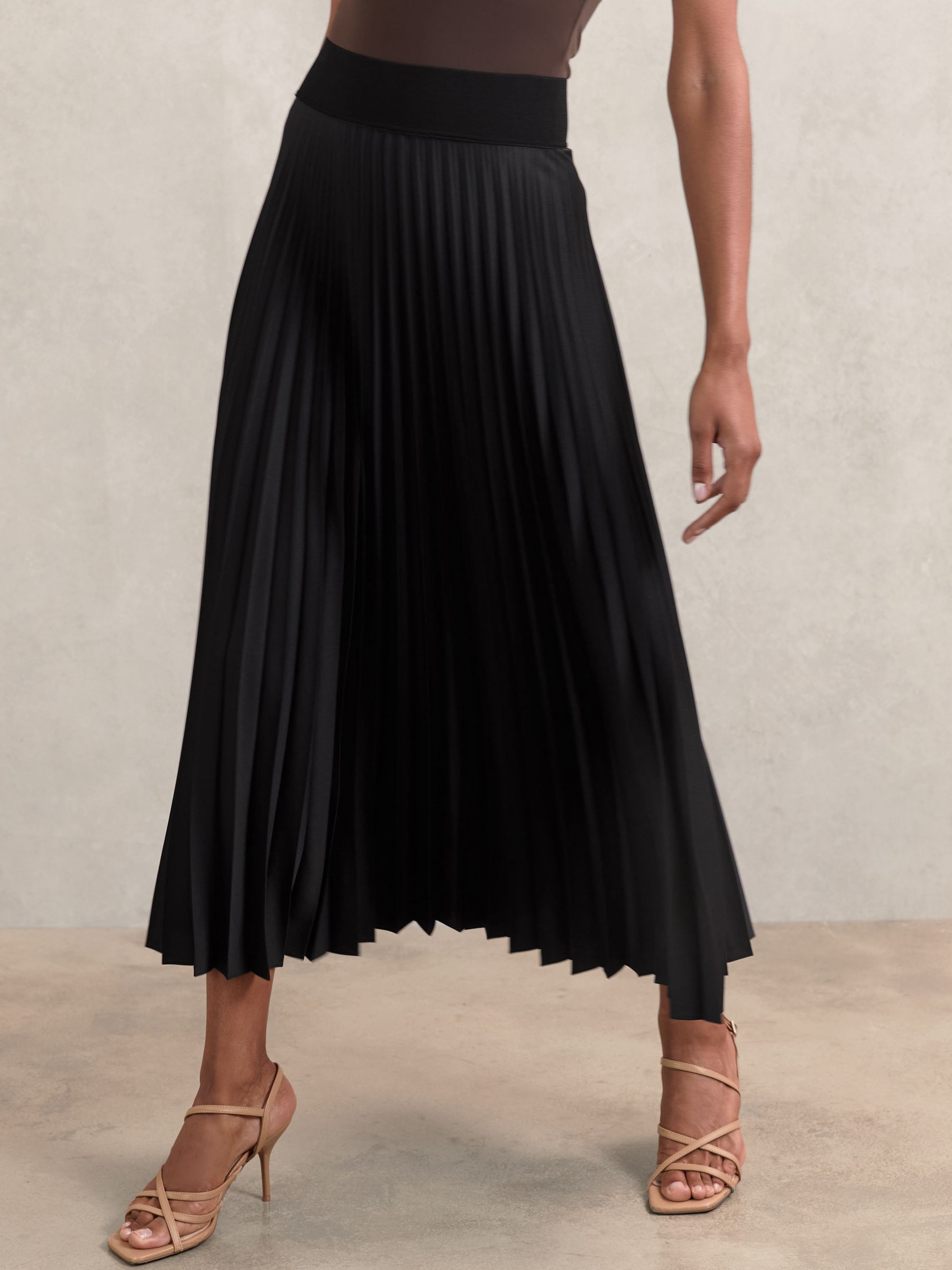 Pleated Midi Skirt in Black