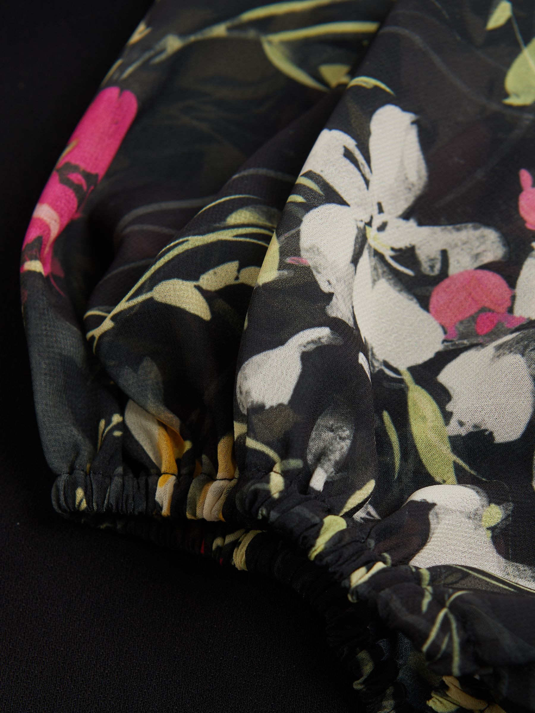 Florere Floral Puff Sleeve Top in Black