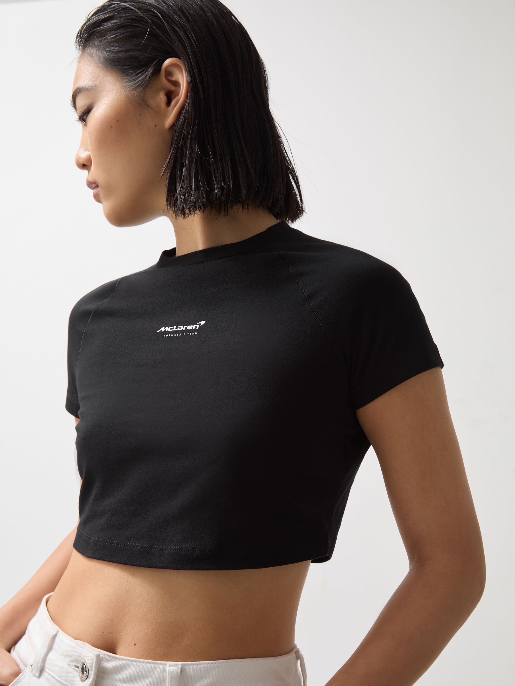 McLaren F1 Team Cropped Logo T-Shirt in Black