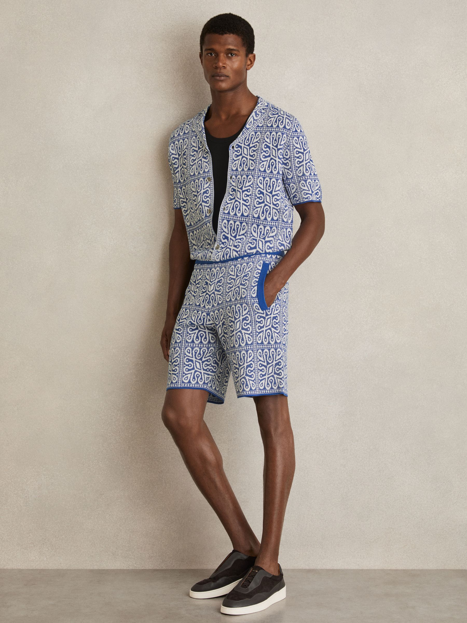 Tile Pattern Knit Shorts in Blue/White