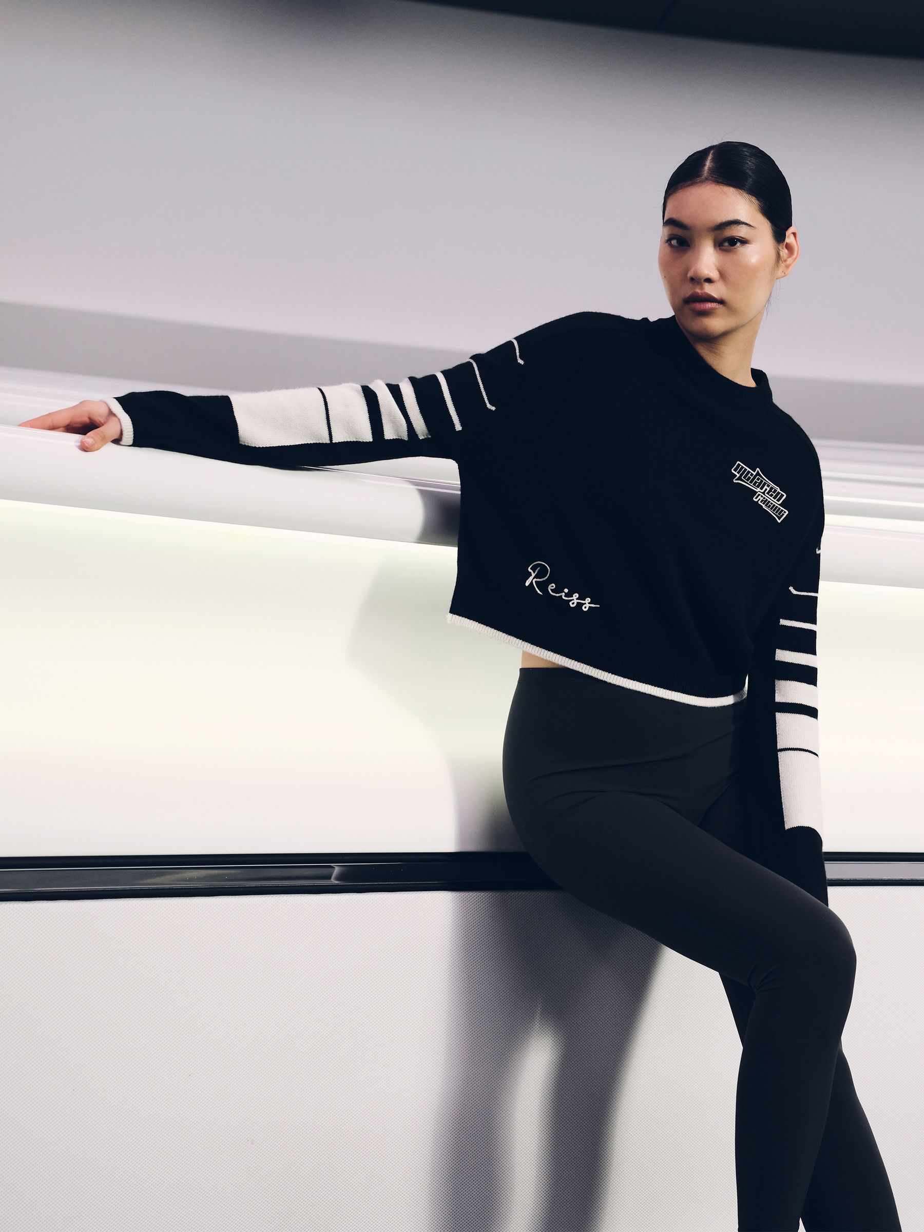 McLaren F1 Team Wool-Cashmere Cropped Jumper in Black/White