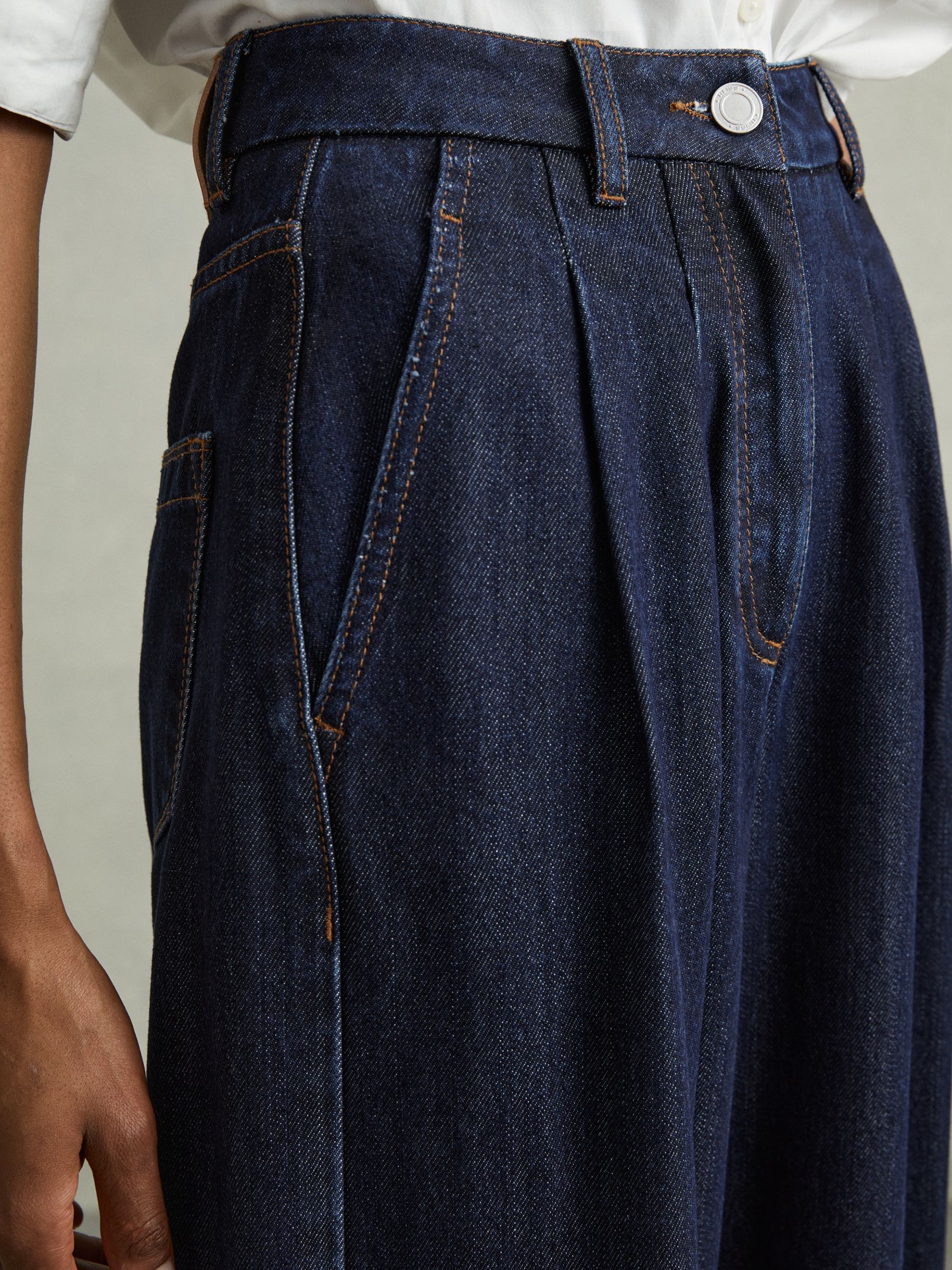 Petite Double Pleat Wide Leg Jeans in Indigo