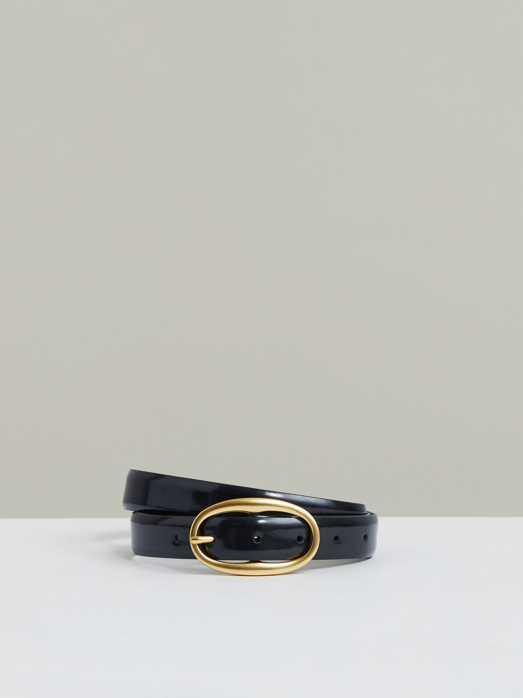 Patent Leather Oval Buckle Belt in Navy