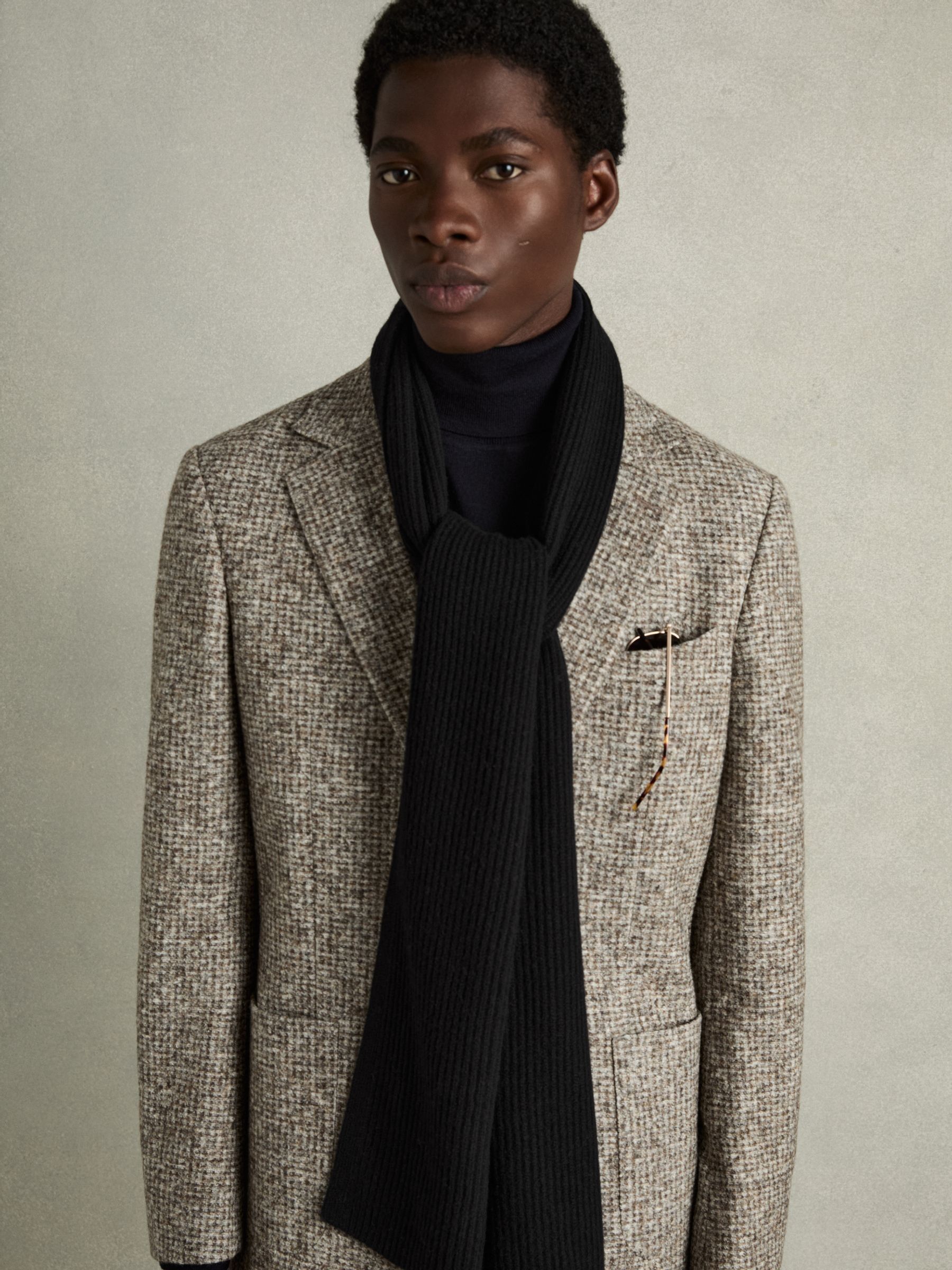 Ribbed Merino Scarf in Black