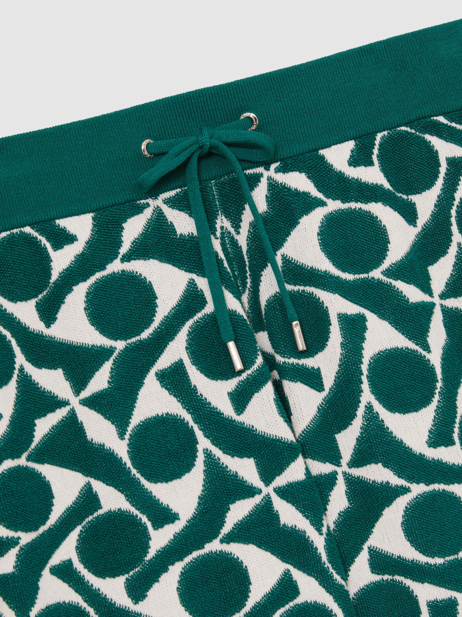 Abstract-Pattern Towelling Shorts in Green/White