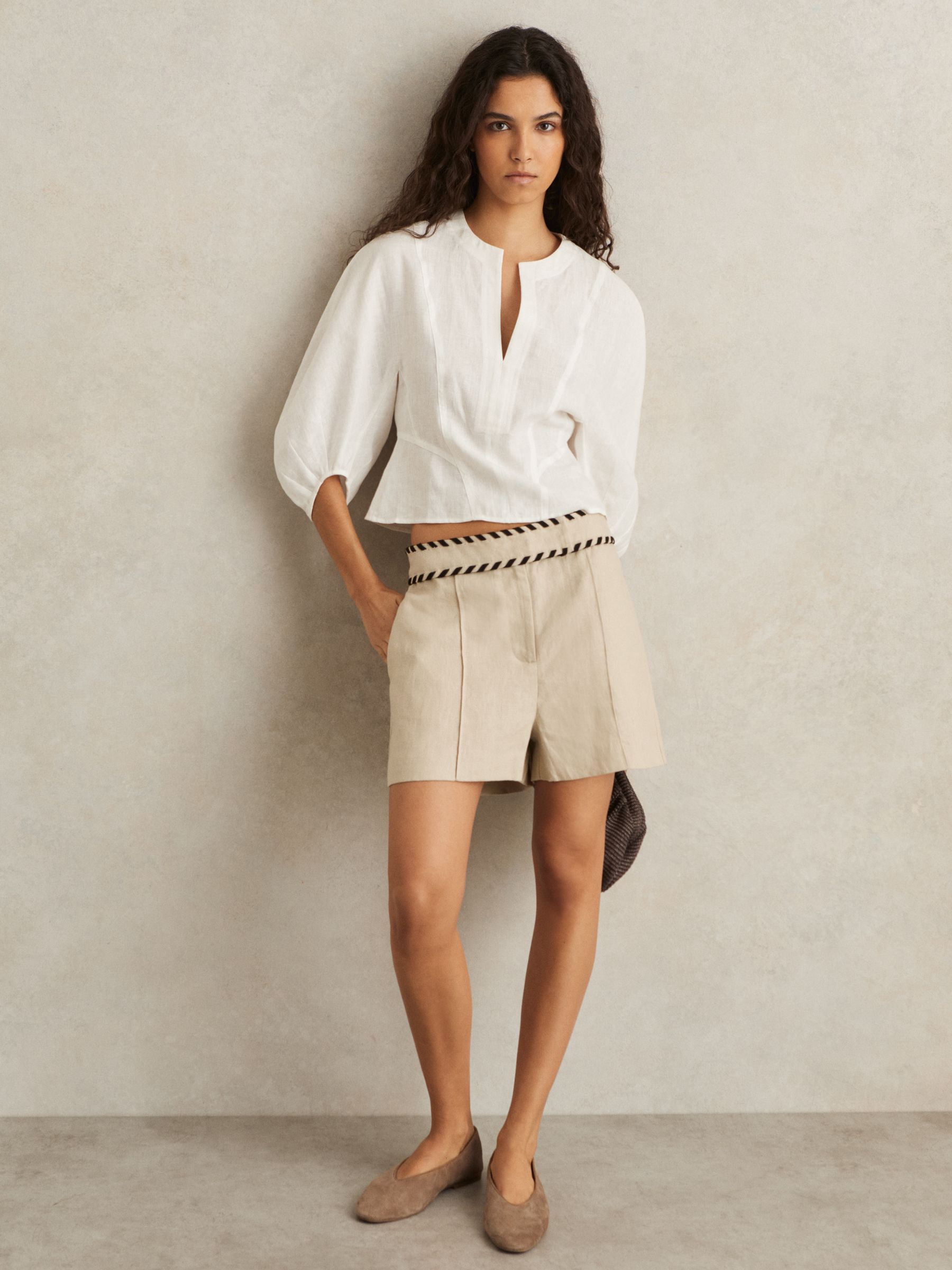 Leather Rounded-Point Toe Ballet Flats in Taupe