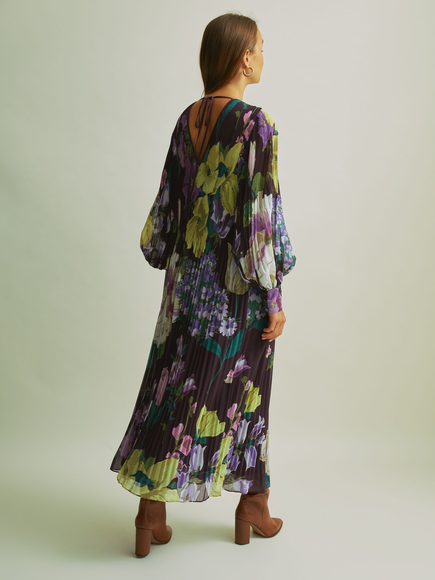 Florere Pleated Blouson Sleeve Midi Dress in Purple