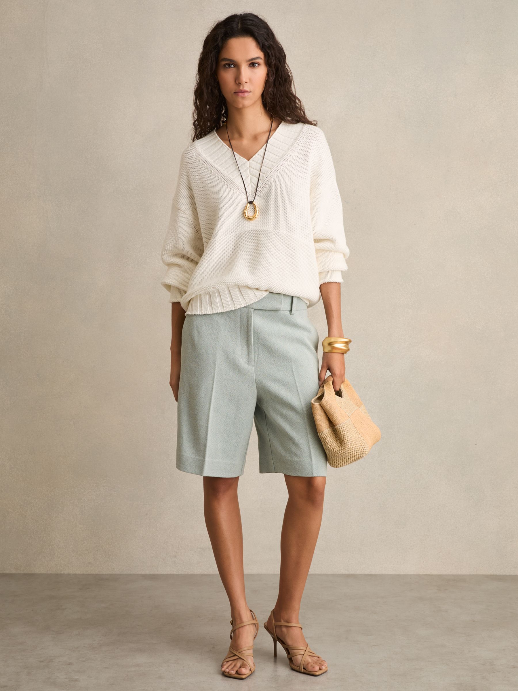 Tailored Bermuda Shorts with Linen in Blue