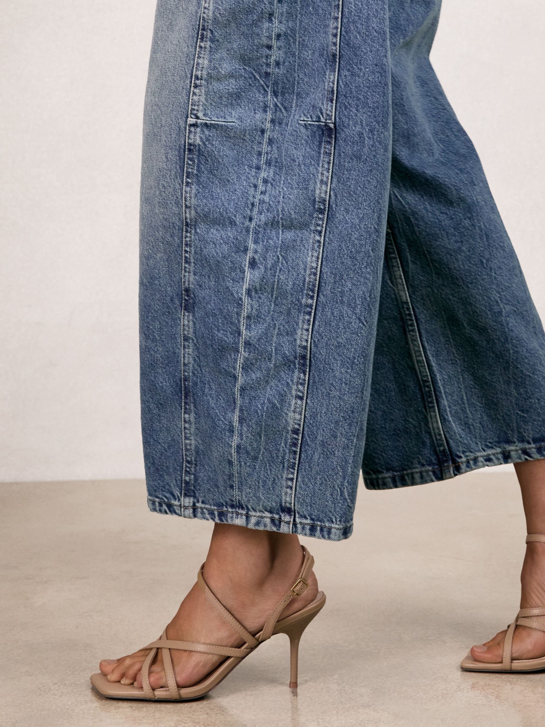 Good American Oversized Barrel Jeans in Indigo Blue