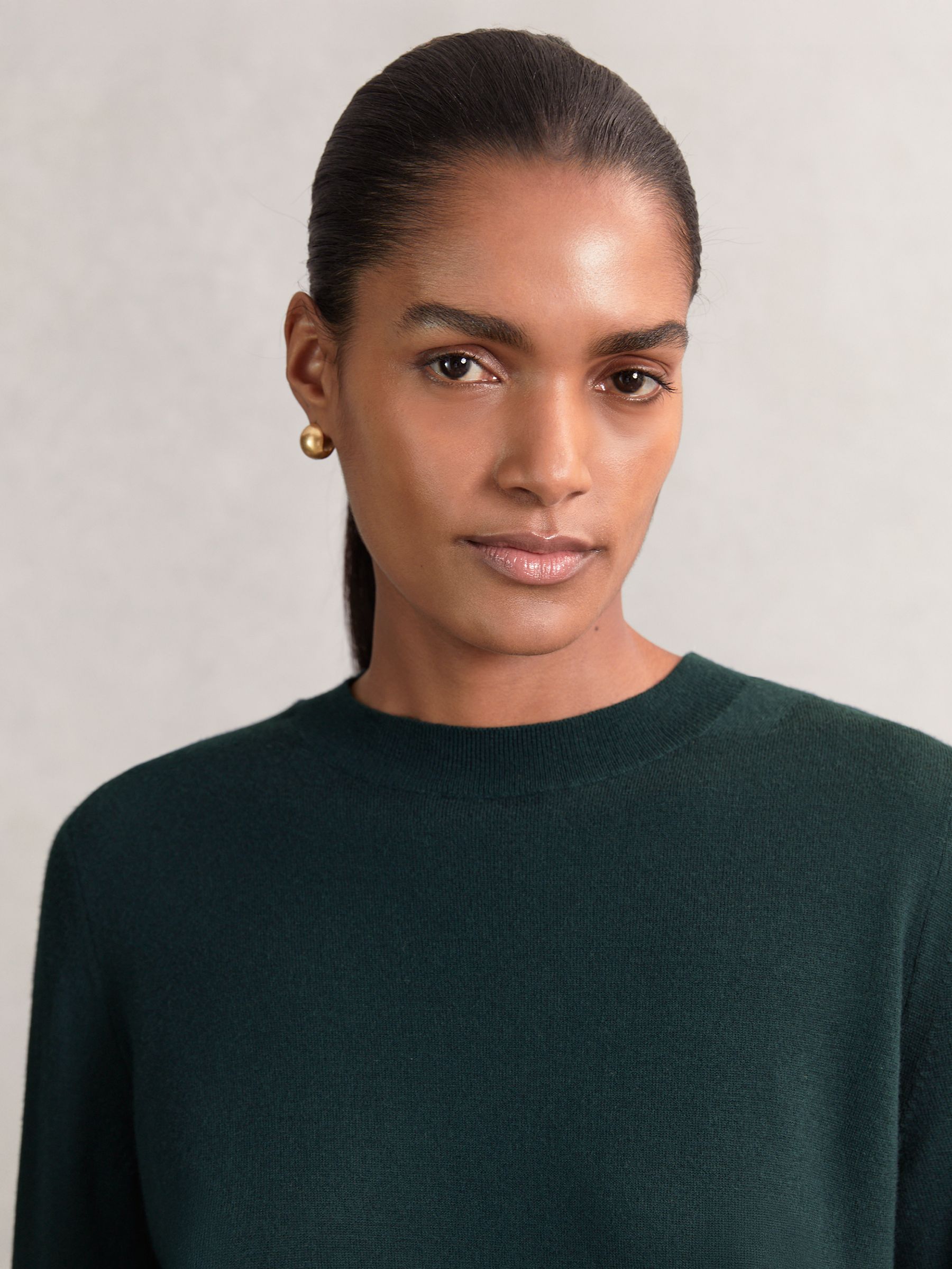 Merino Wool Crew-Neck Jumper in Green
