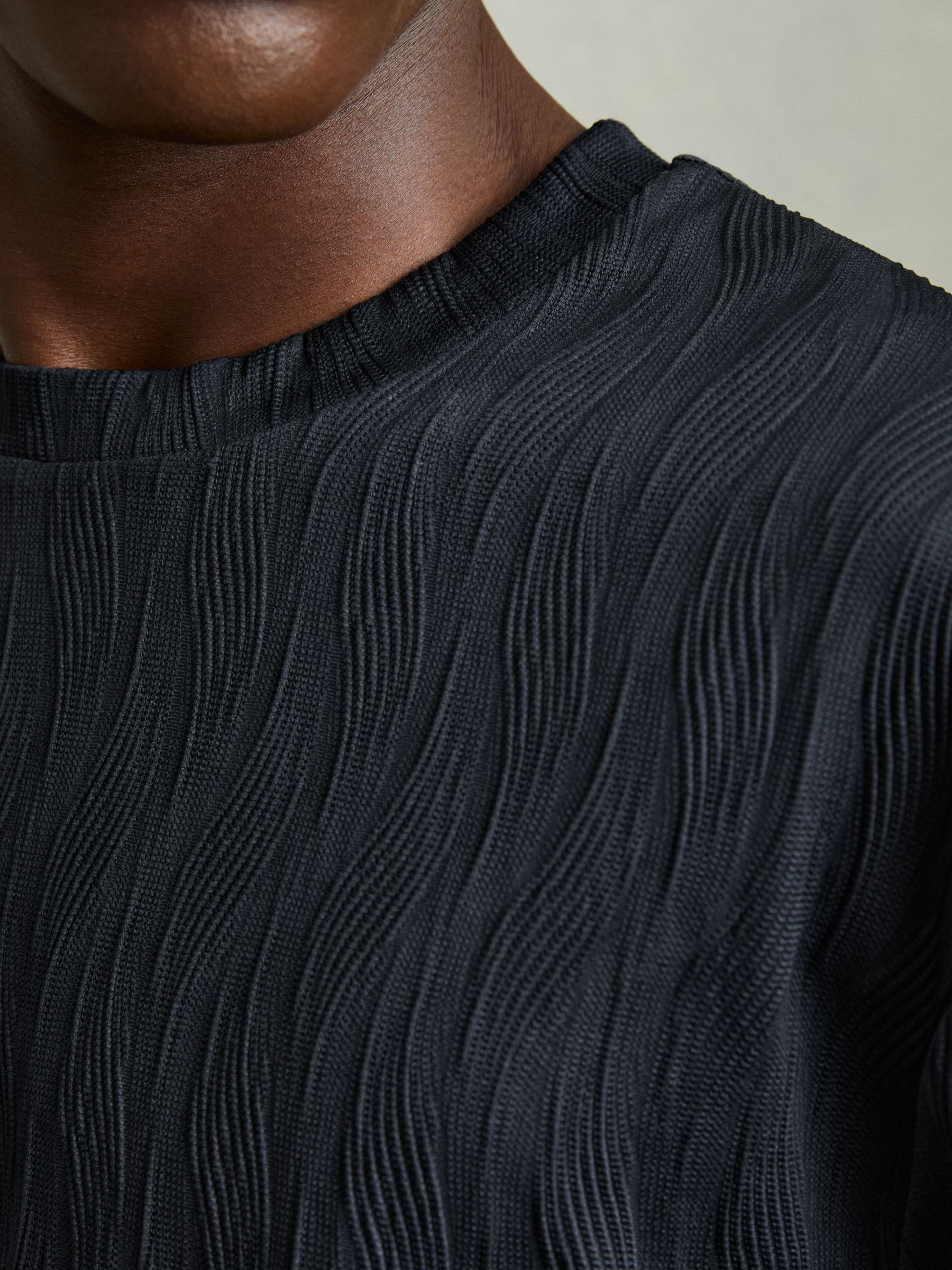 Oversized Wave-Jacquard T-Shirt in Navy