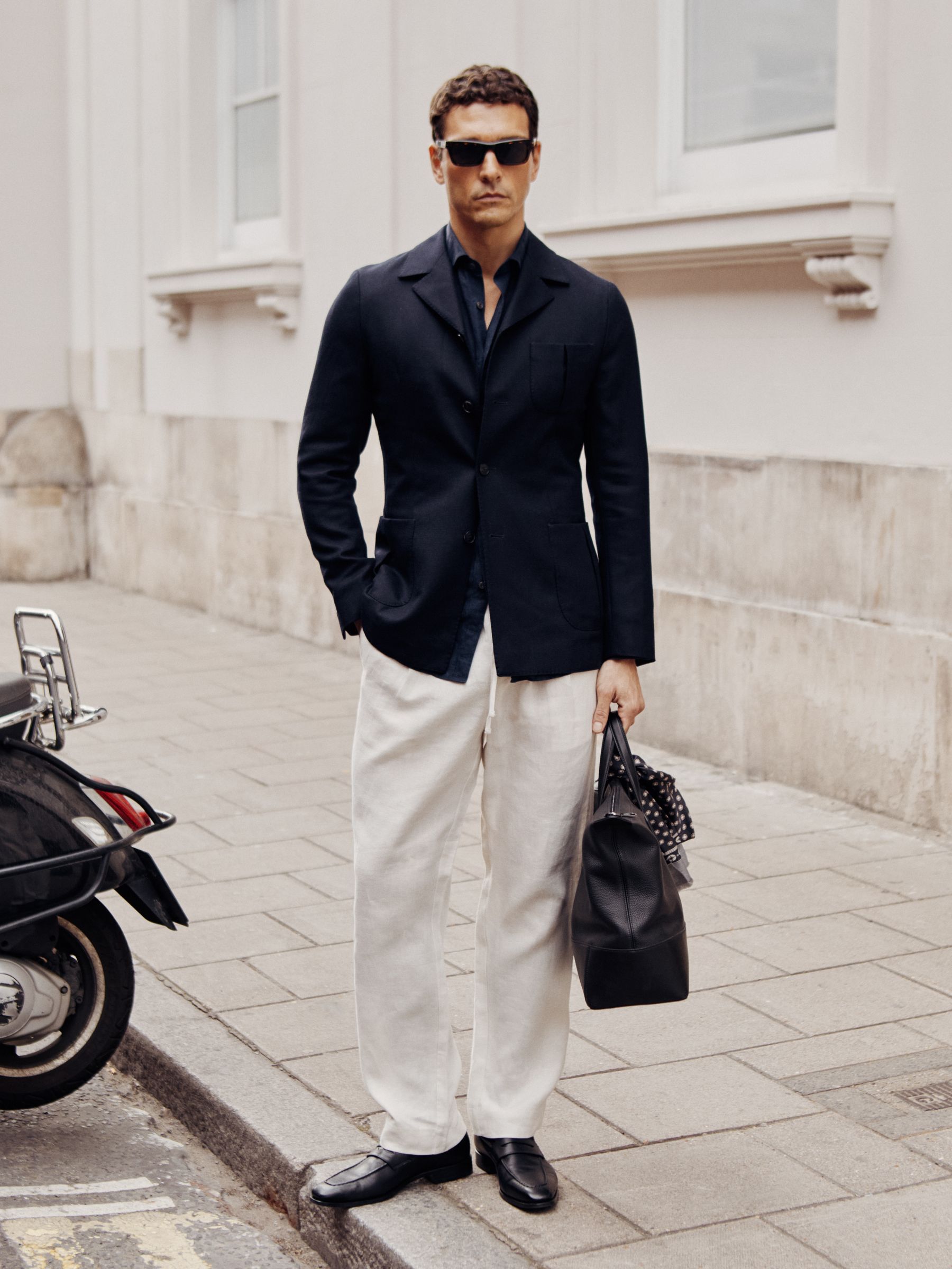 Wool-Blend Single-Breasted Blazer Slim-Fit in Navy