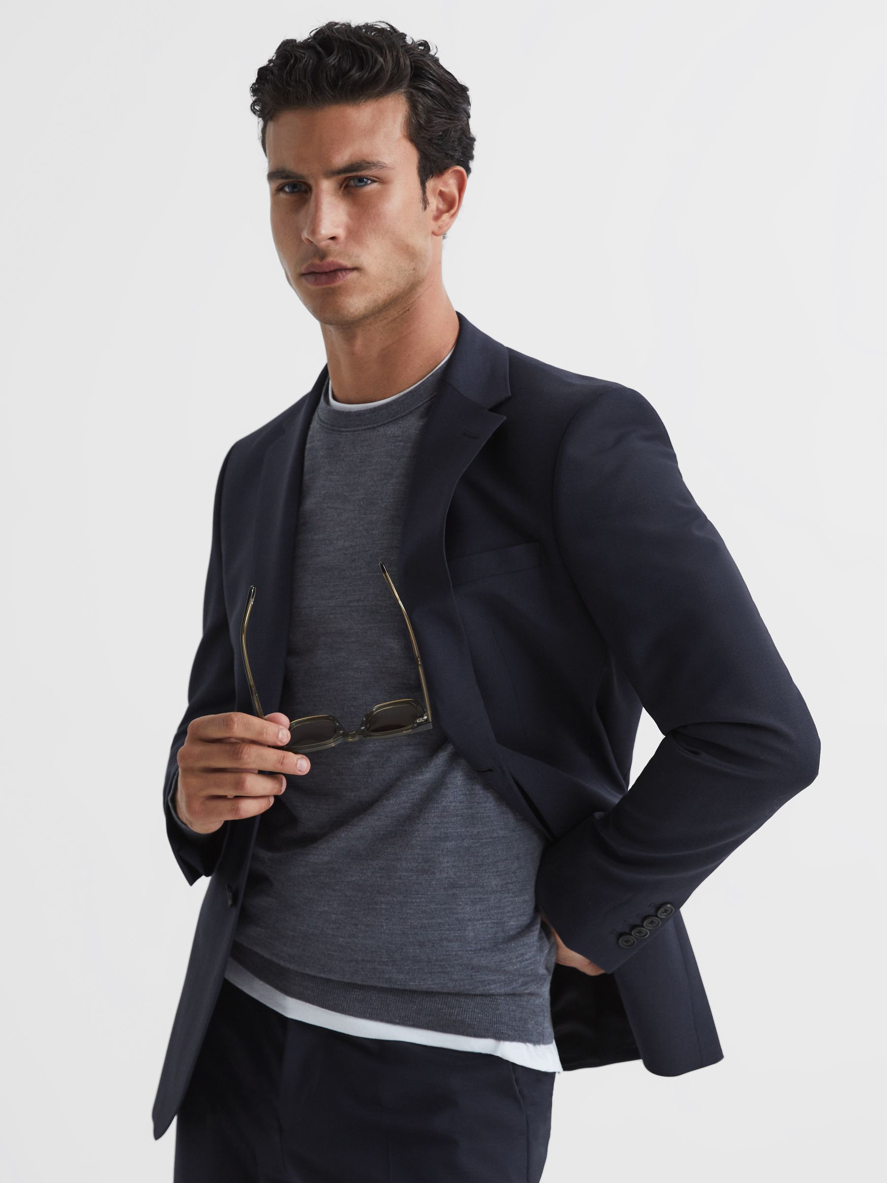 Modern Fit Travel Blazer in Navy