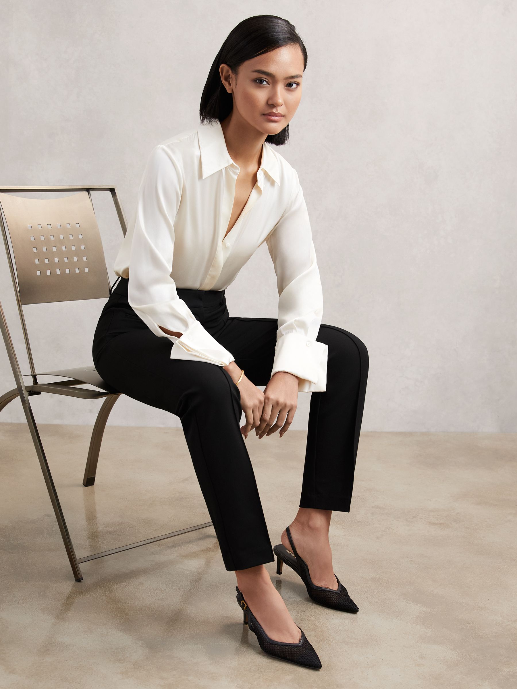 Petite Pintuck Tapered Trousers in Black