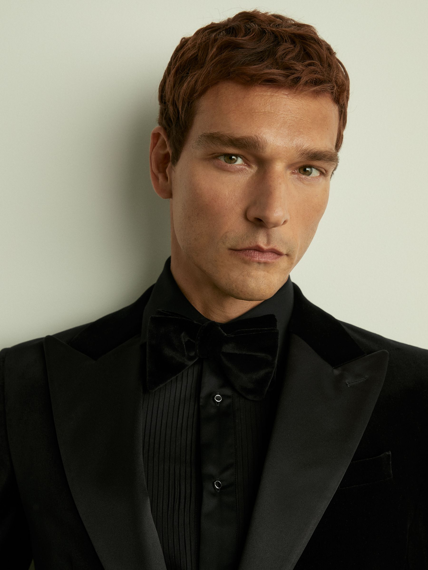 Velvet Bow Tie in Black