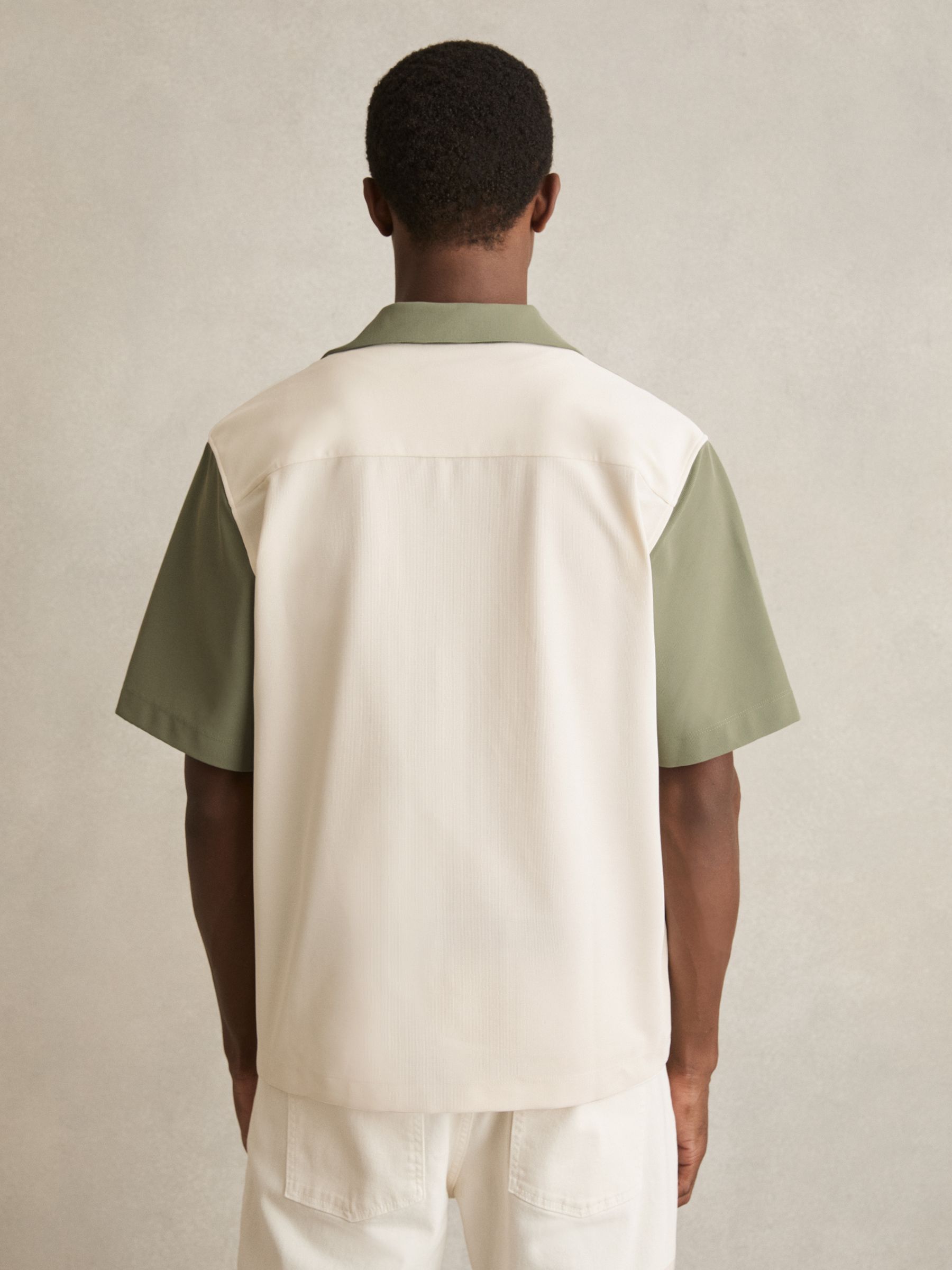 Colour-Block Cuban-Collar Shirt in Off White/Sage