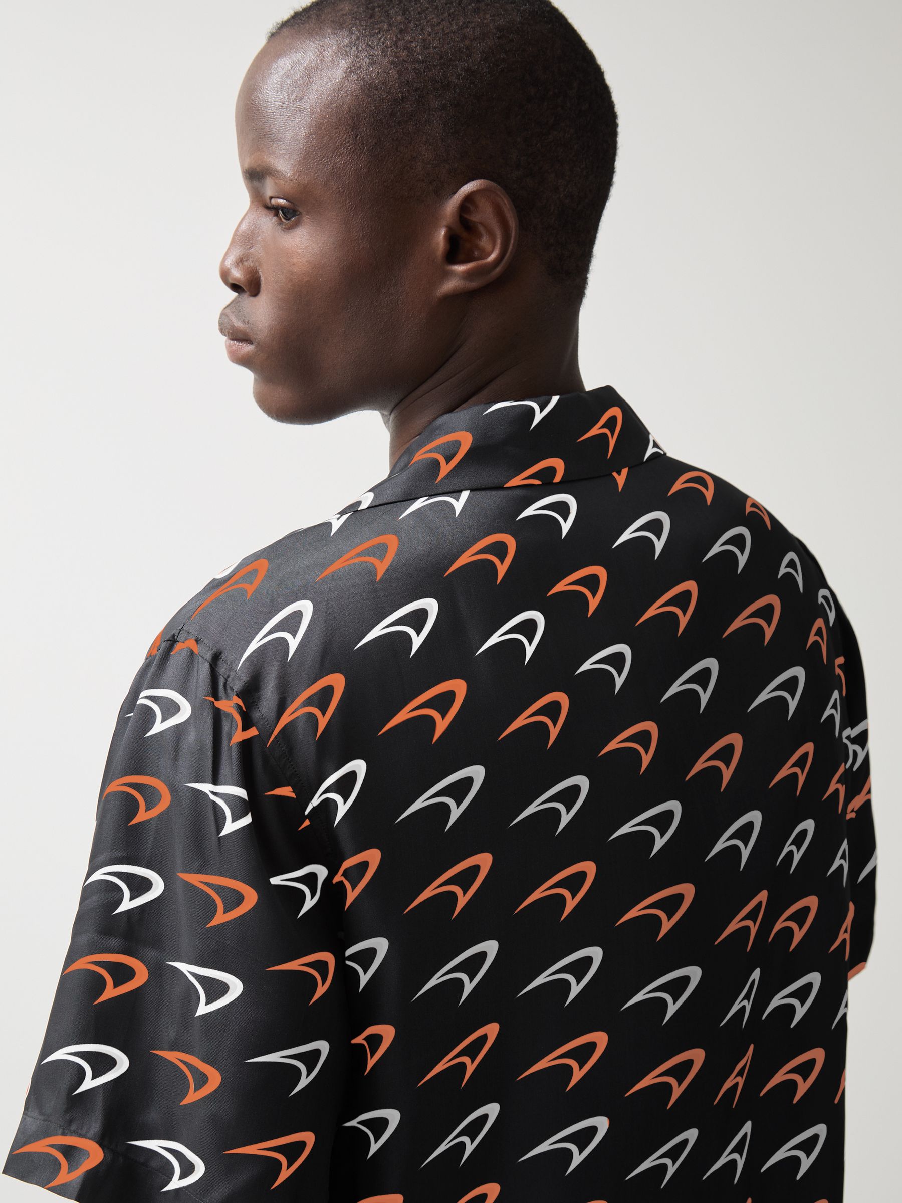 McLaren F1 Team Speedmark Logo Shirt in Black