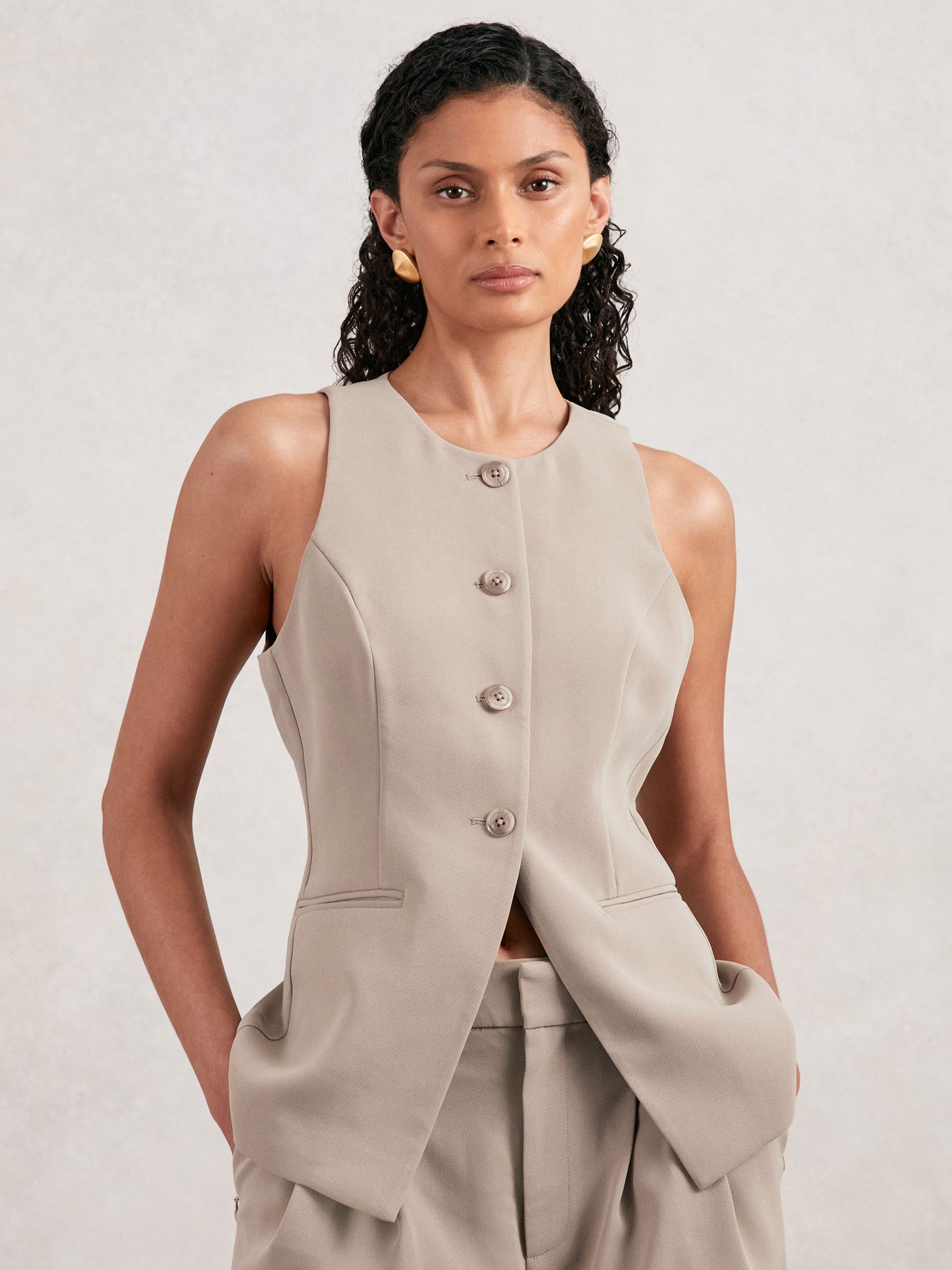 Good American Tailored Vest in Beige