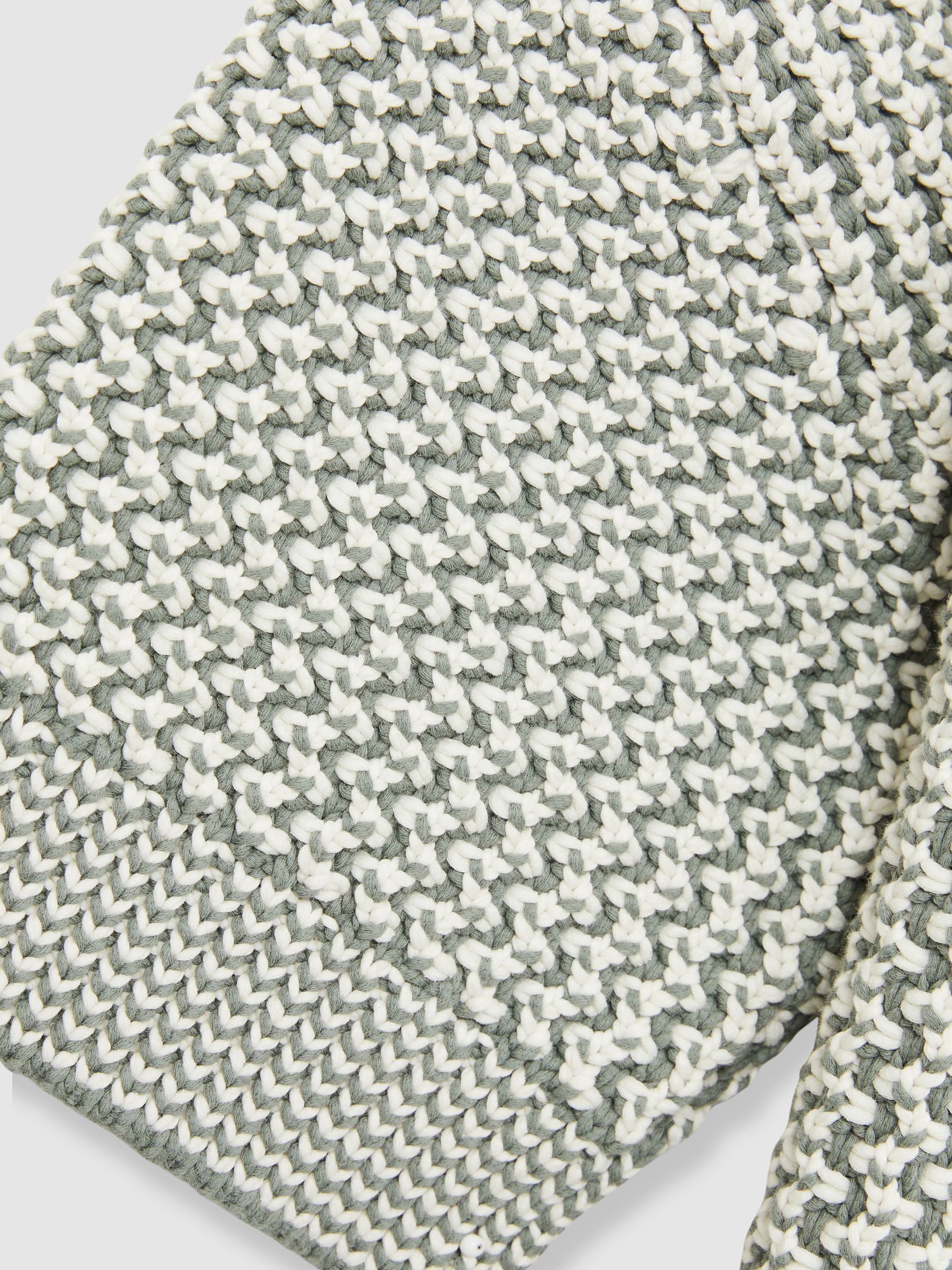 Chunky-Knit Open-Collar Polo Shirt in Sage/Off White