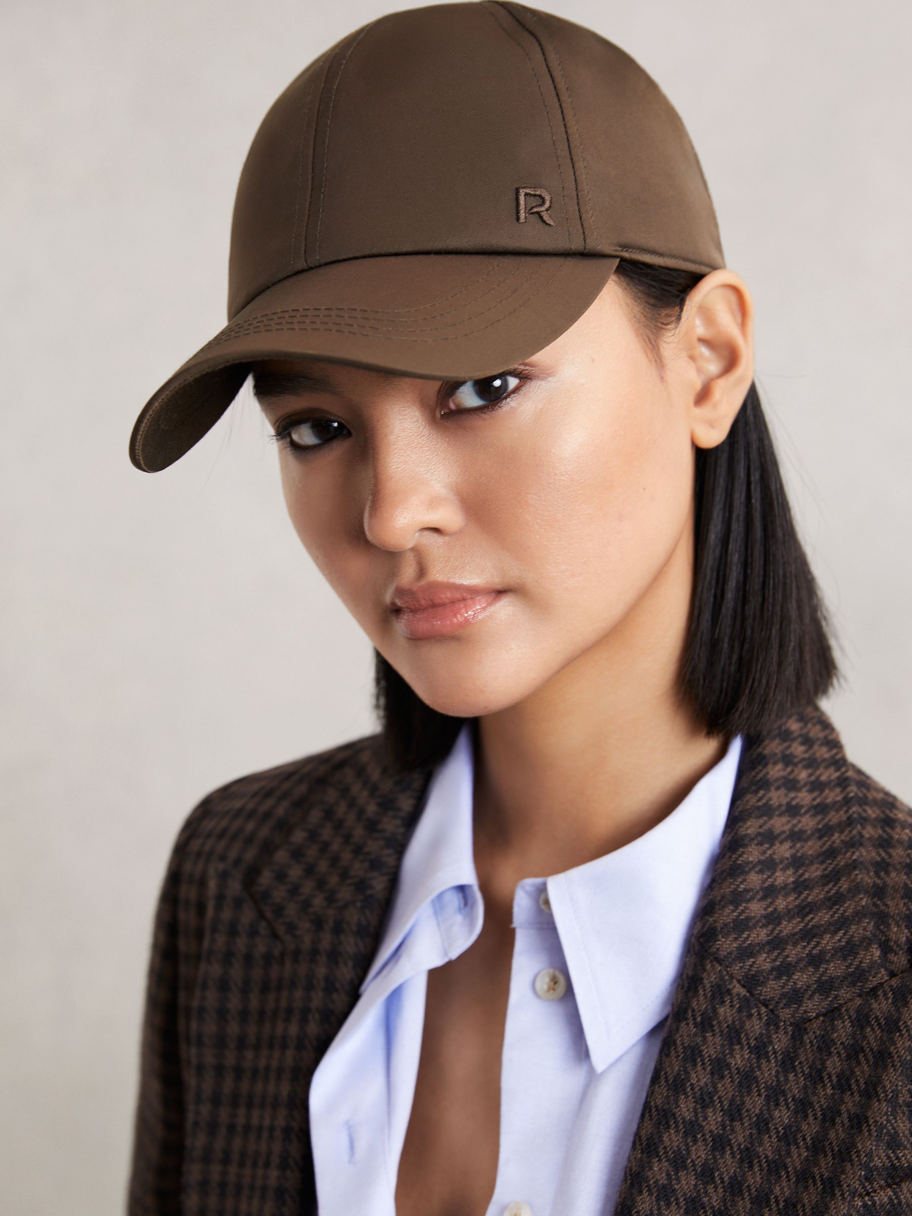 Logo-Embroidered Baseball Cap in Chocolate