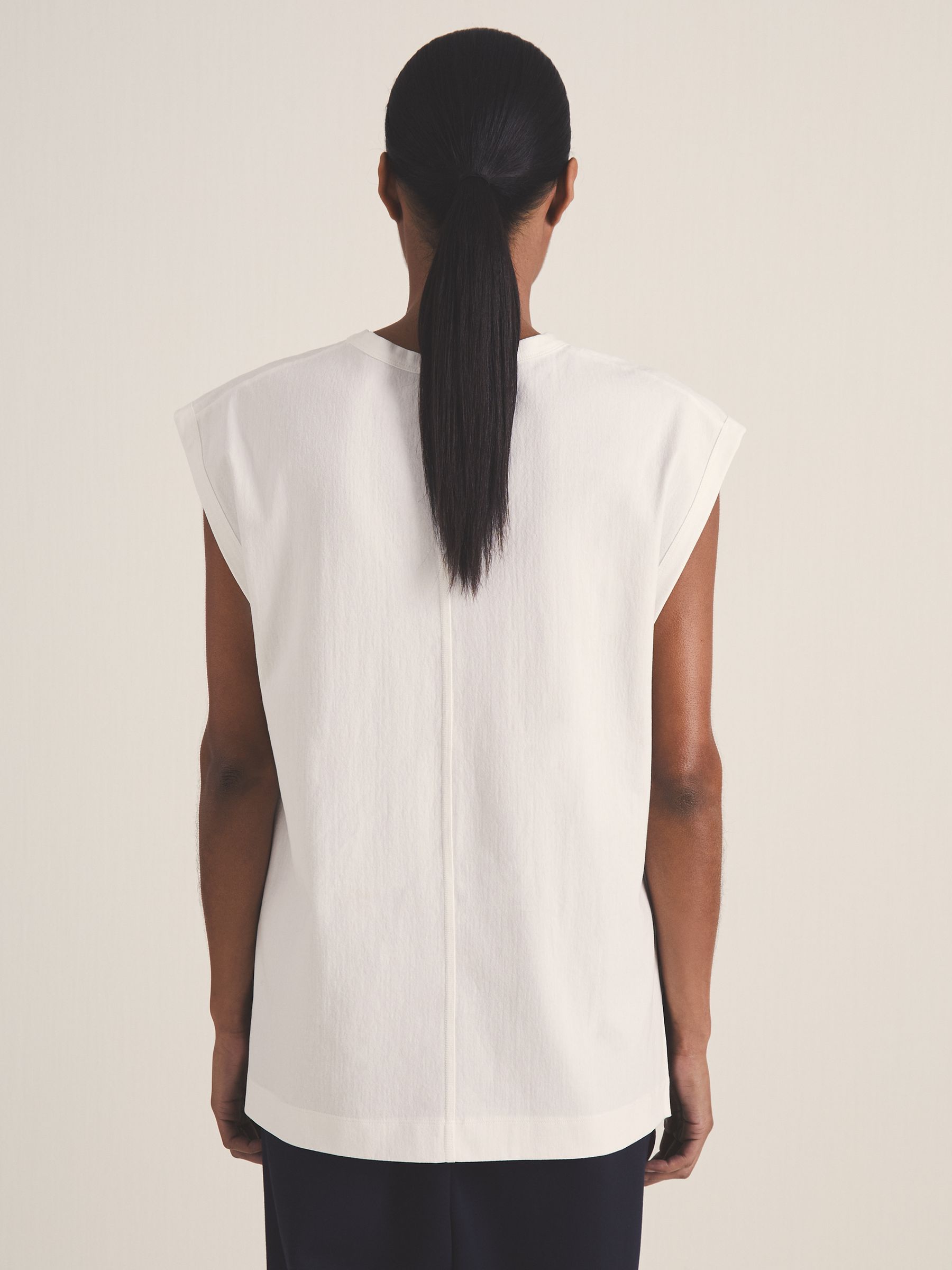 Reiss | Les 100 Ciels Oversize Vest in White