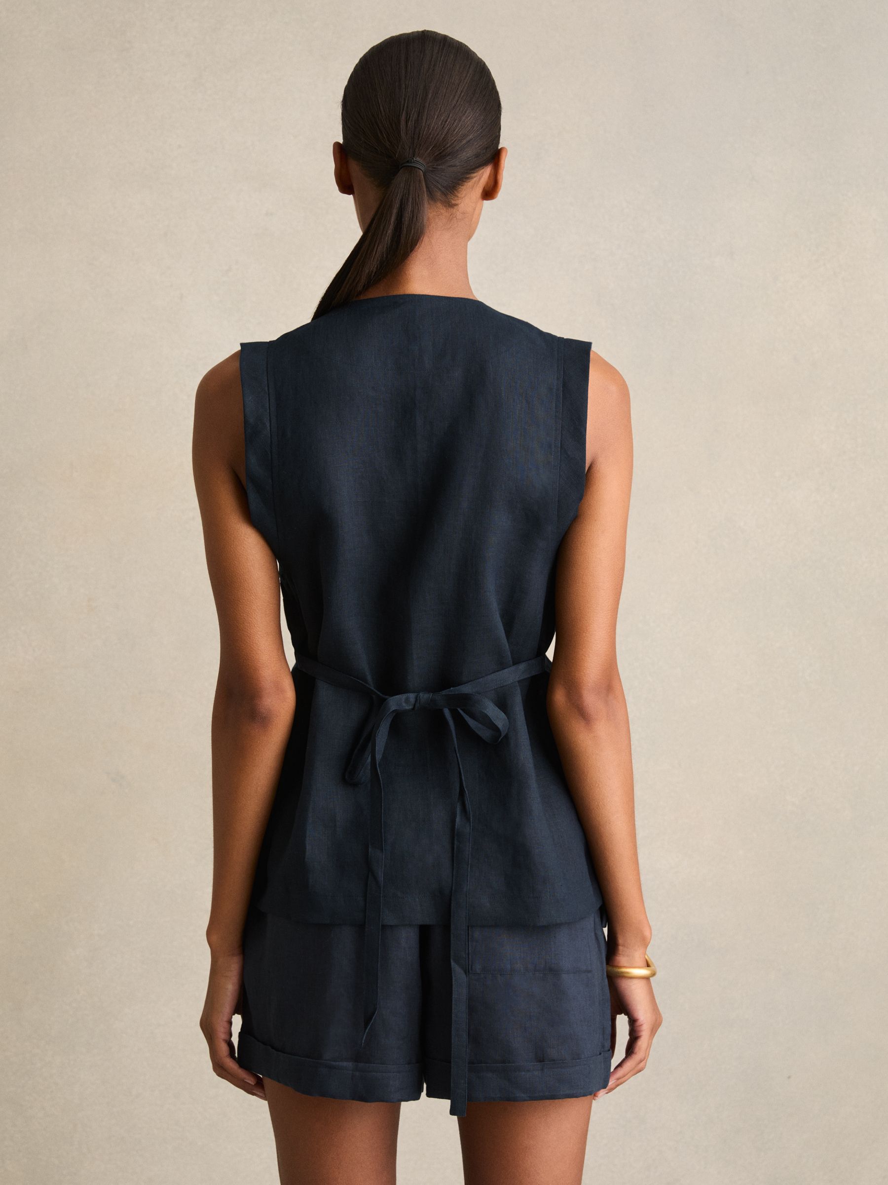 Linen Button-Front Waistcoat in Navy