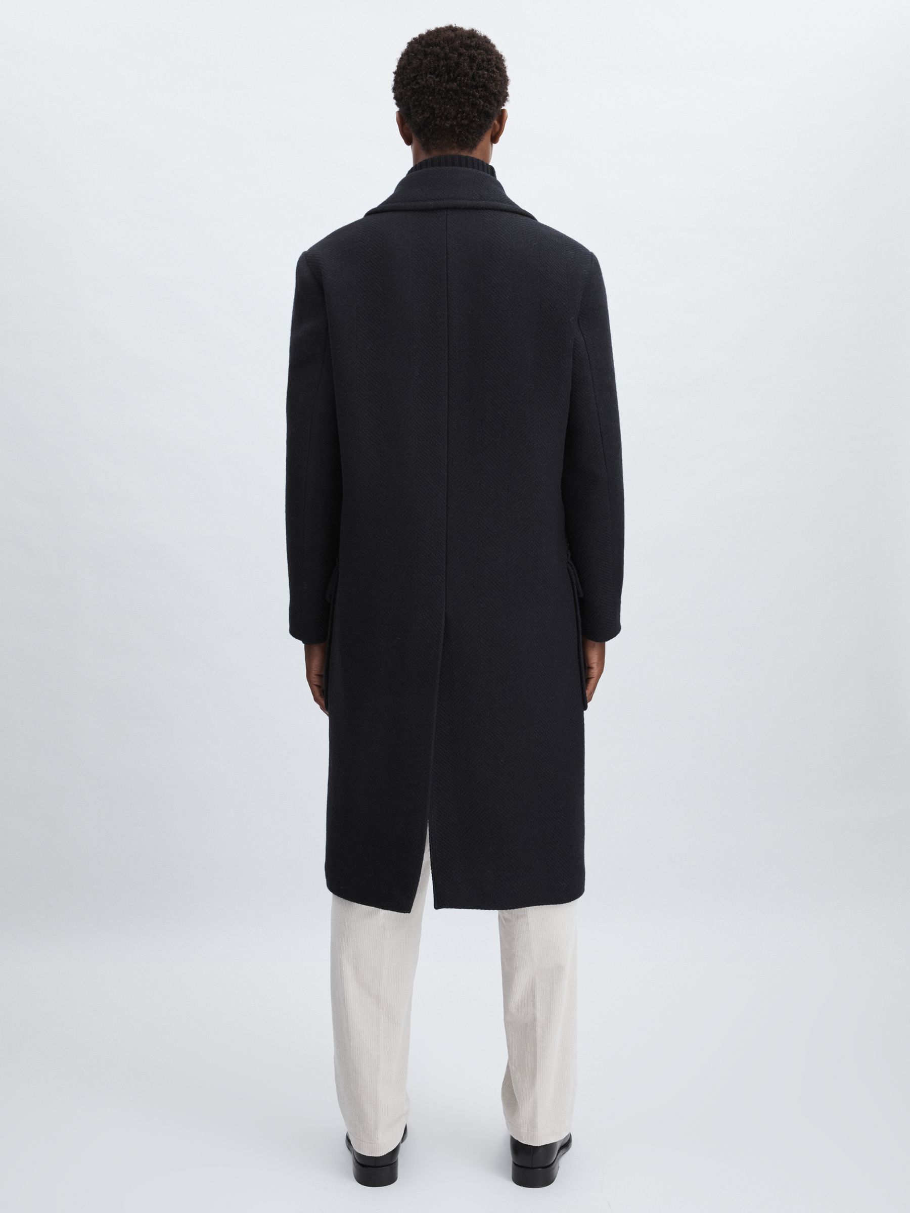 Oscar Jacobson Wool Herringbone Double-Breasted Coat in Navy