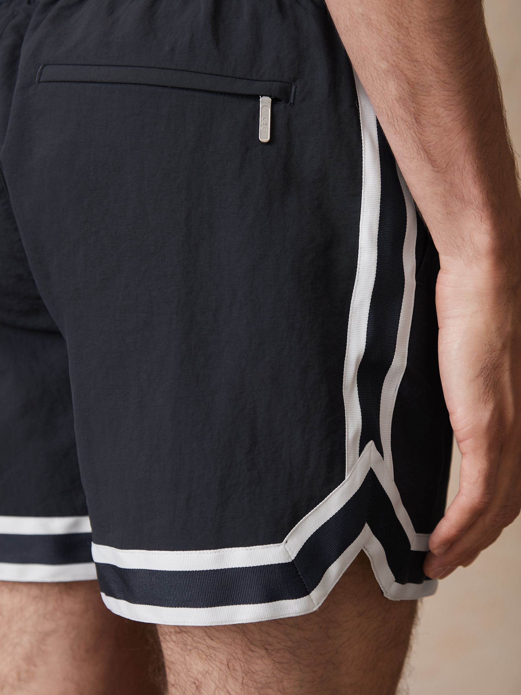 Reiss | Ché Stripe-Trim Swim Shorts in Navy