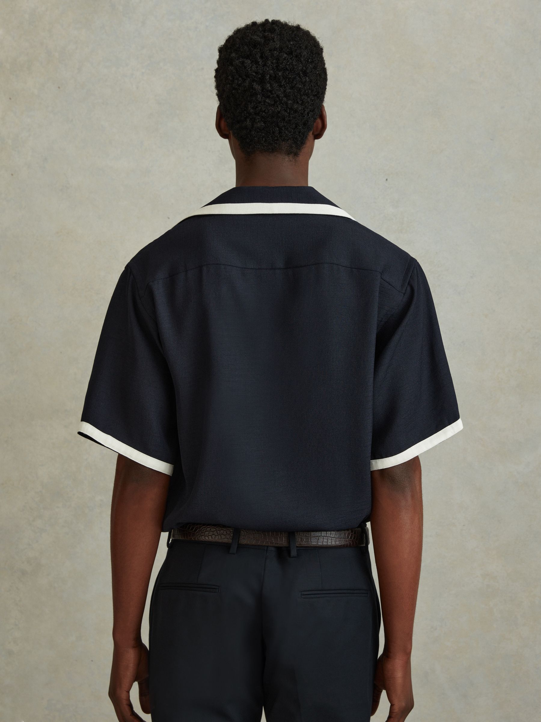 Contrast Trim Cuban Collar Shirt in Navy/Ecru
