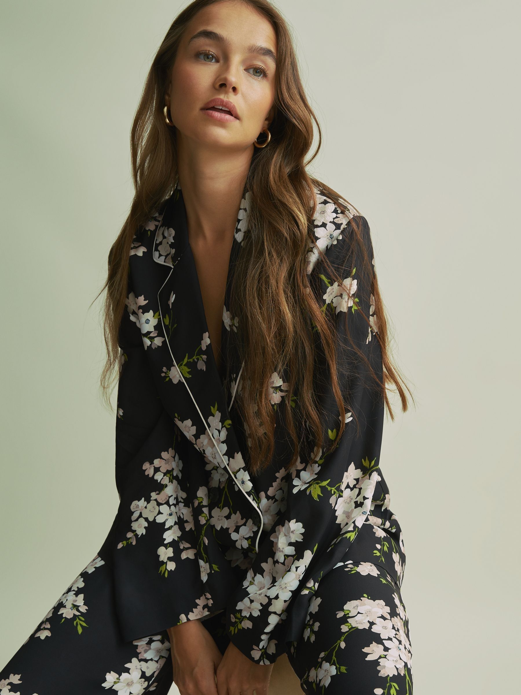 Florere Relaxed Double Breasted Black Blazer in Black