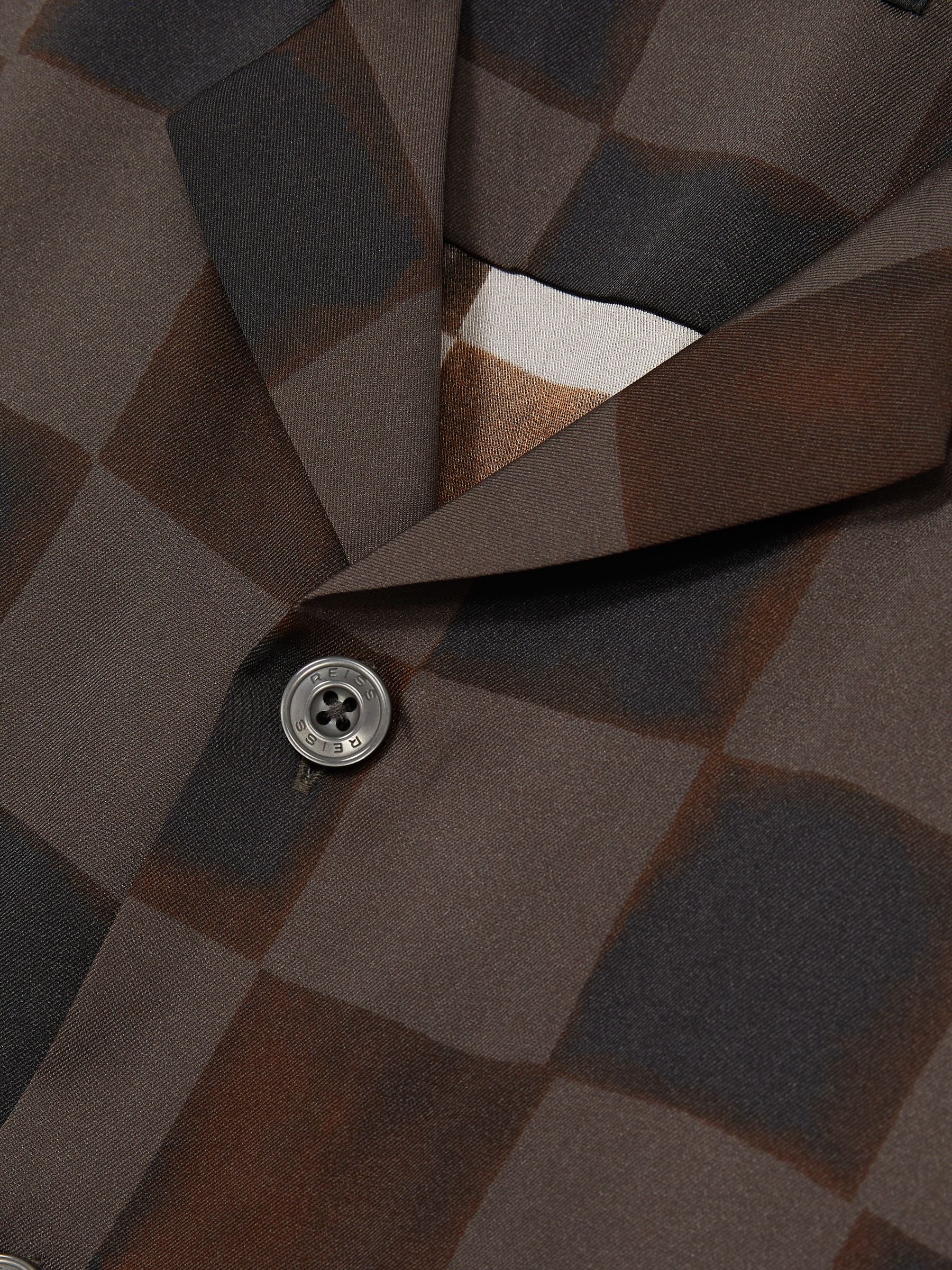 Chequered-Print Cuban-Collar Shirt in Brown