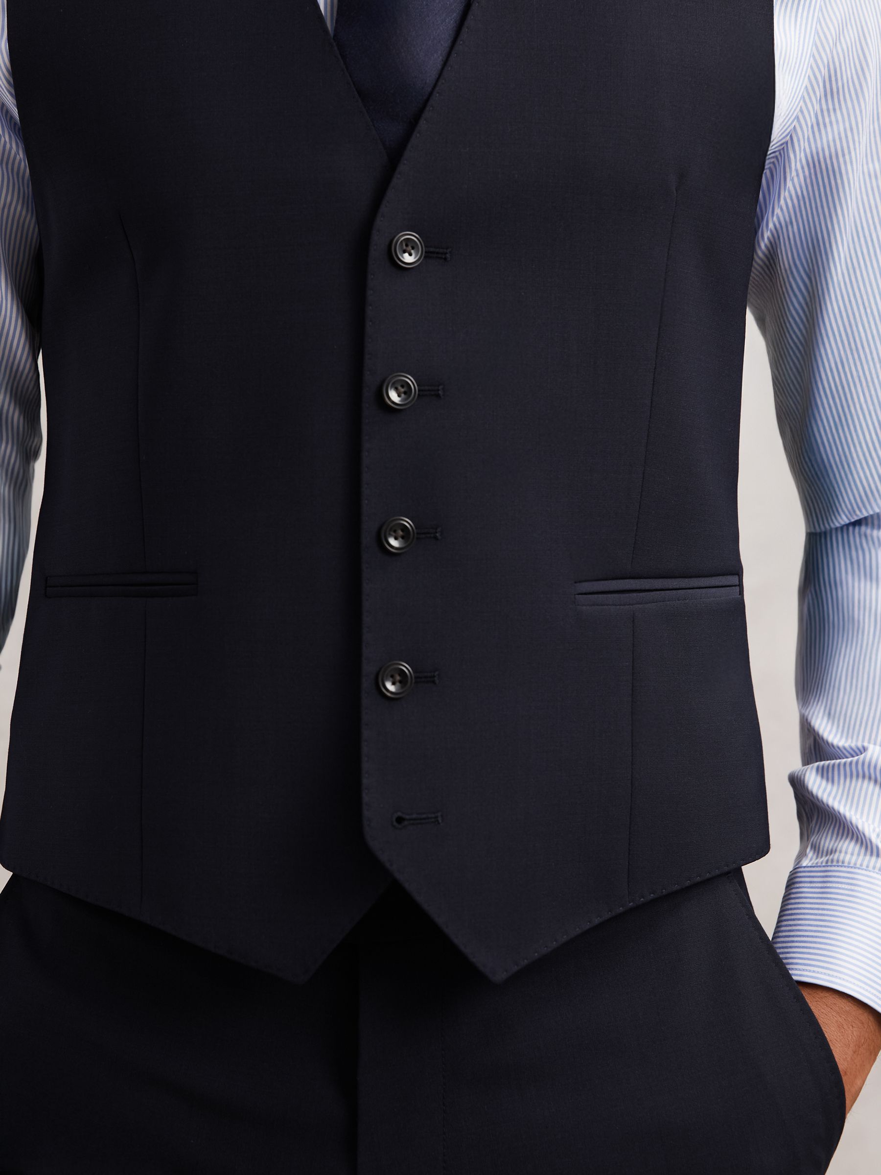 Wool-Blend Slim-Fit Waistcoat in Navy