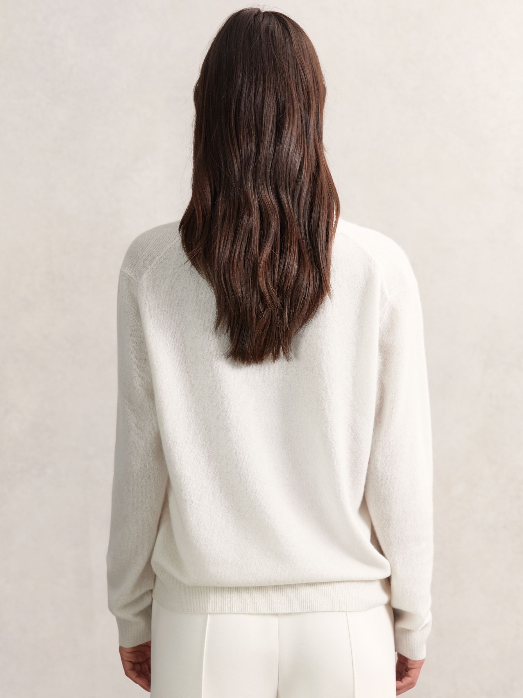 Cashmere V-Neck Jumper in Cream