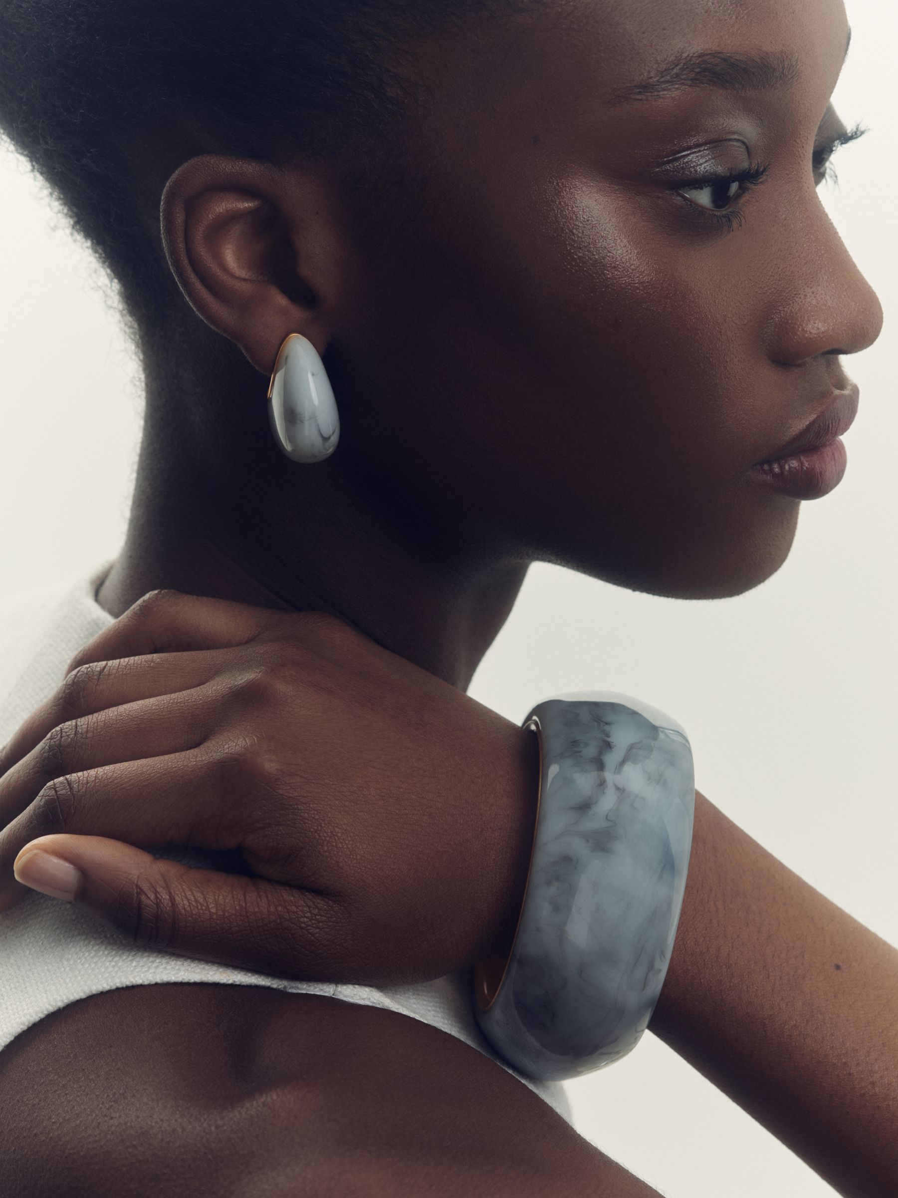 Curve Marble Bangle in Gold Tone