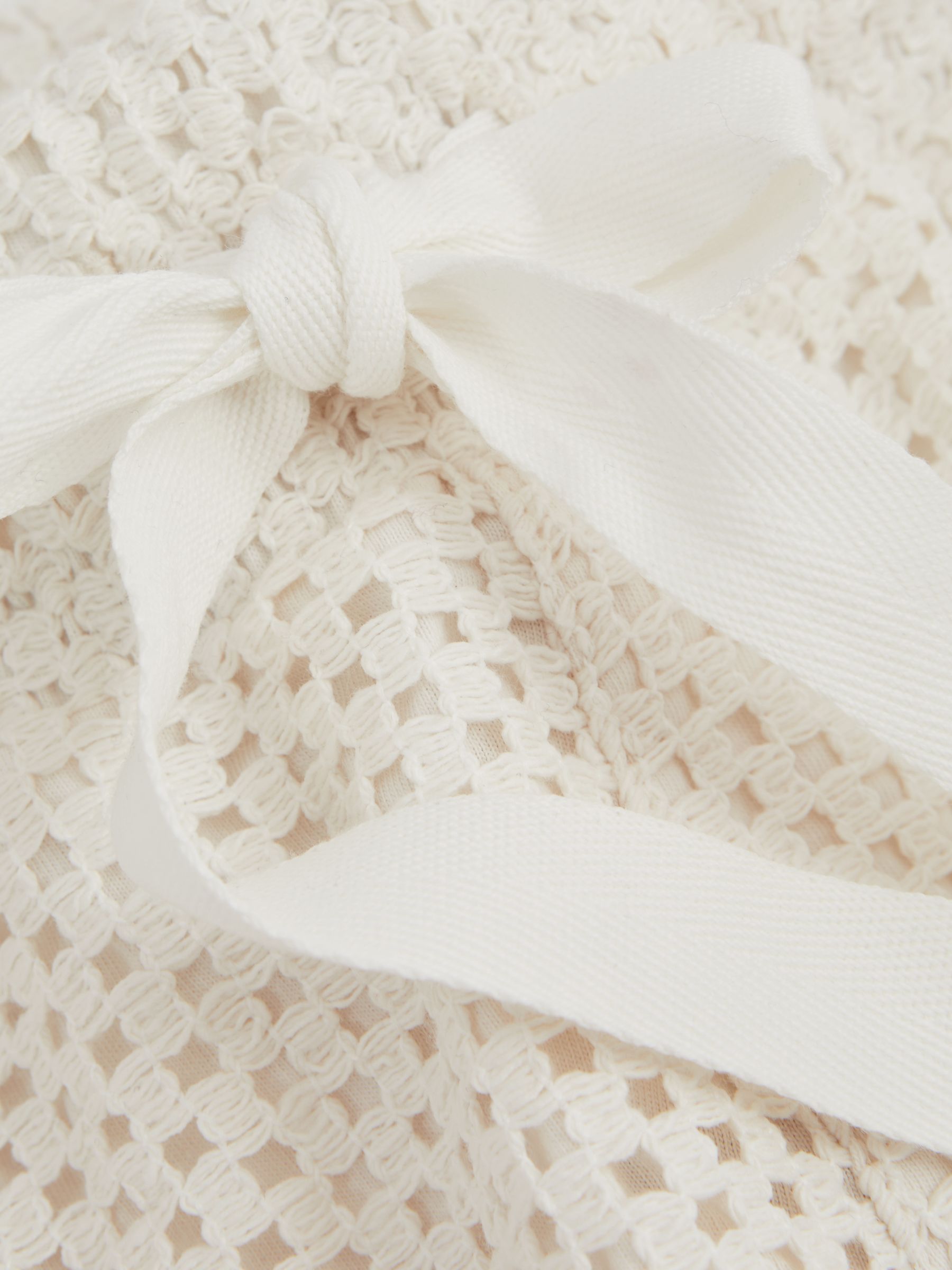 Palma Ecru Ché Crochet Contrast Trim Drawstring Shorts