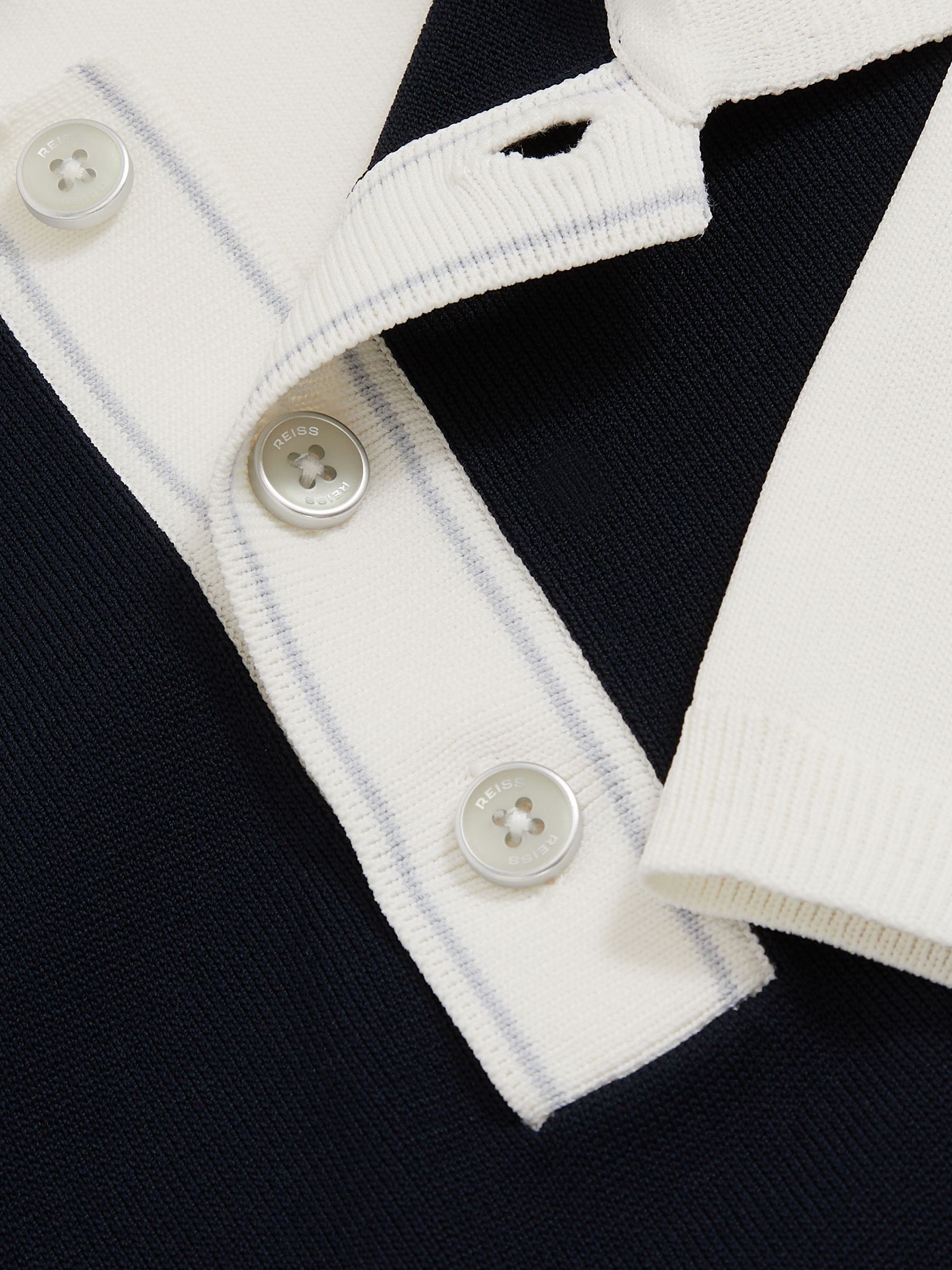 Colour-Block Knit Polo Shirt in Navy/White