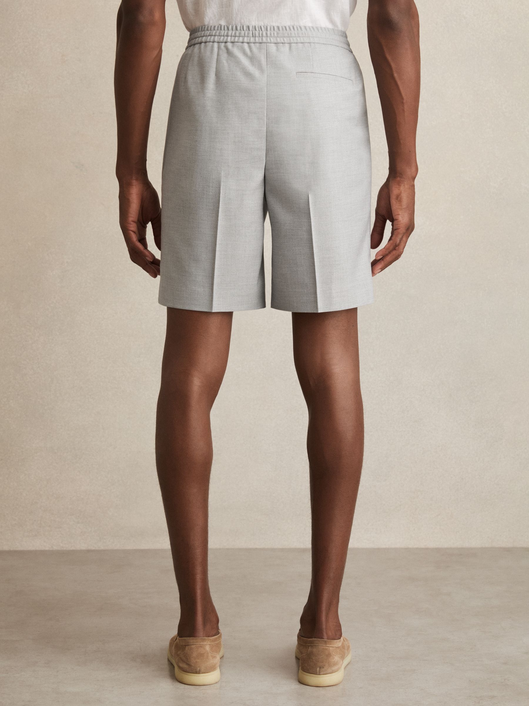 Relaxed Drawstring Shorts in Soft Grey