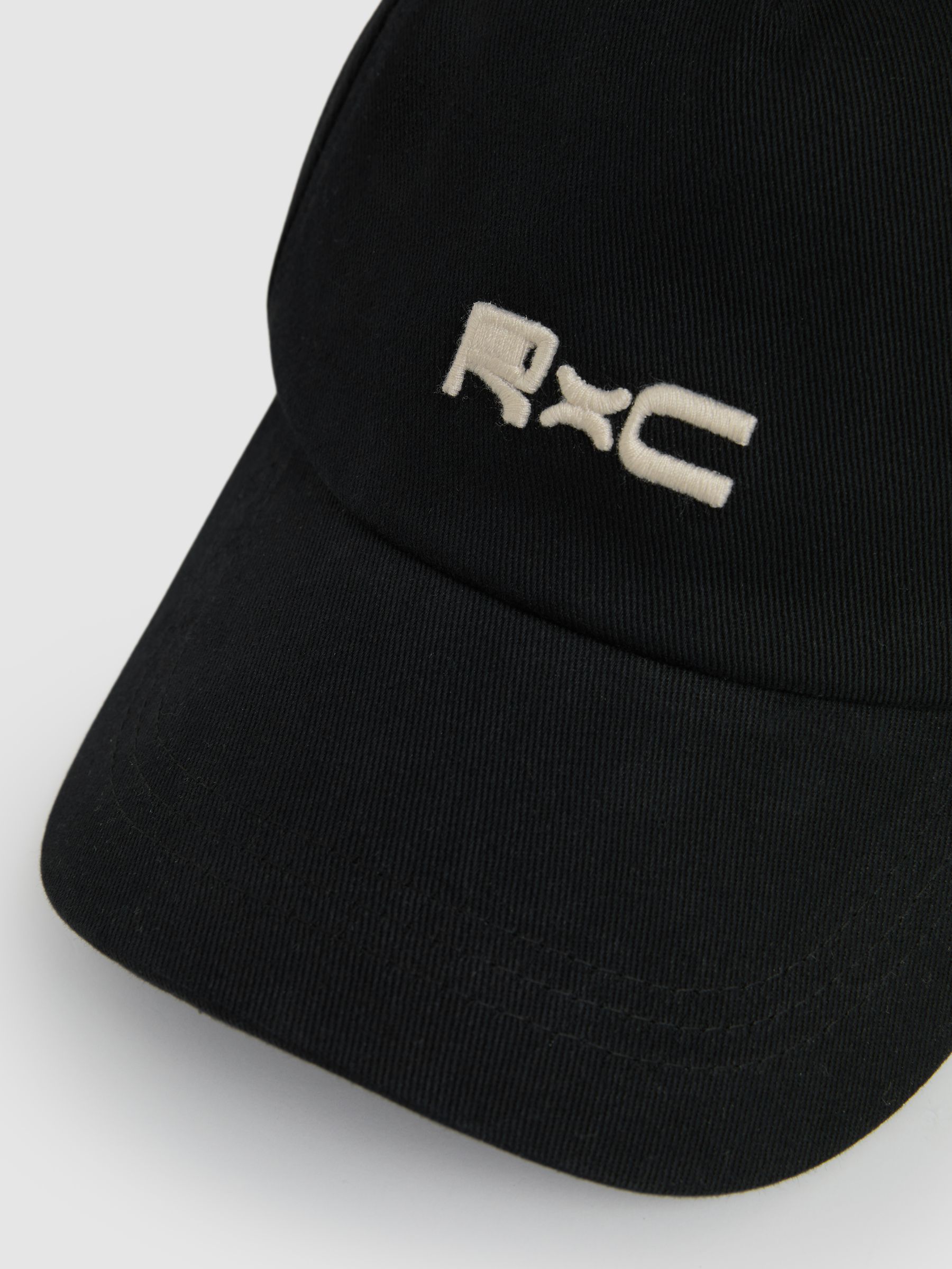 Reiss | Ché Logo-Embroidered Cap in Black