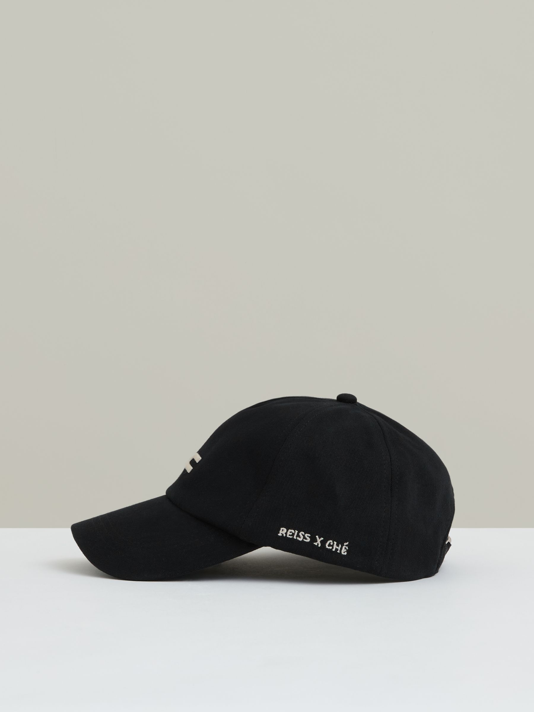 Reiss | Ché Logo-Embroidered Cap in Black
