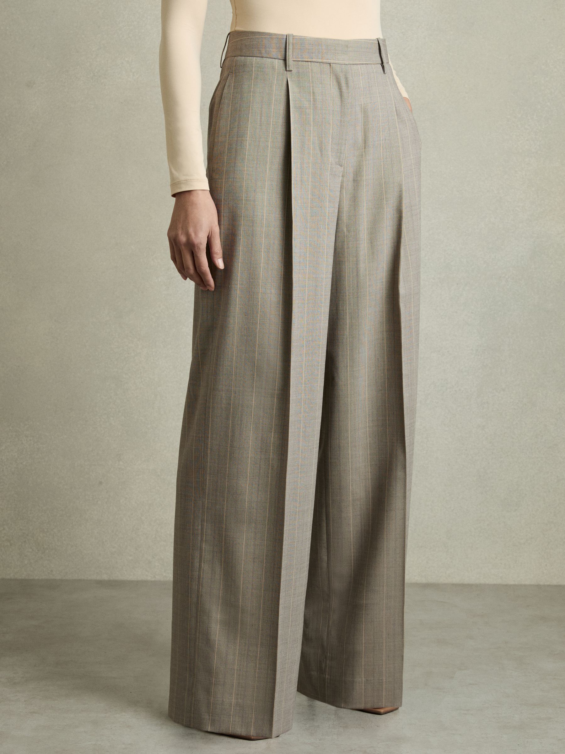 Wool-Blend Wide-Leg Pinstripe Trousers in Grey
