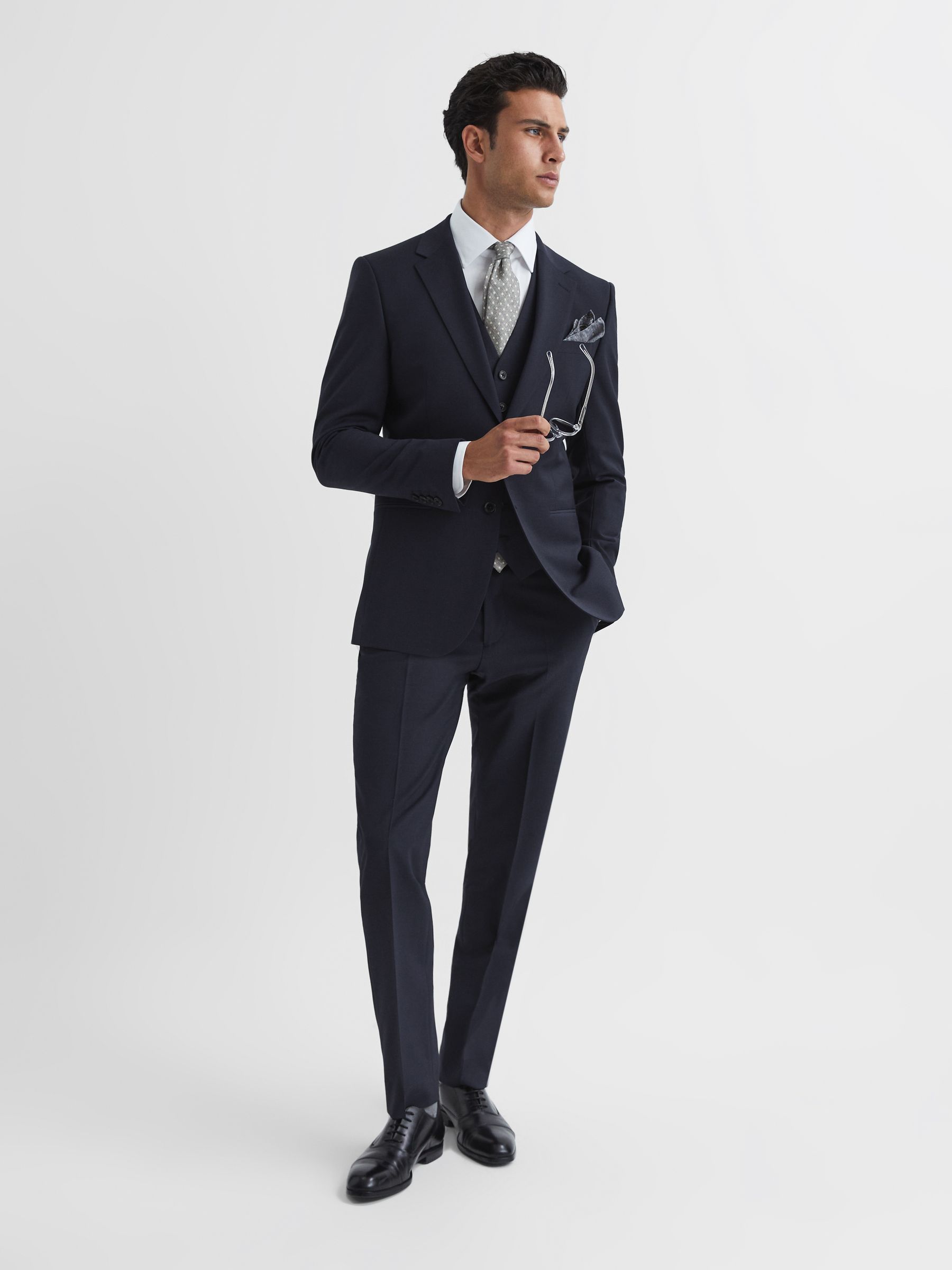 Modern Fit Travel Blazer in Navy