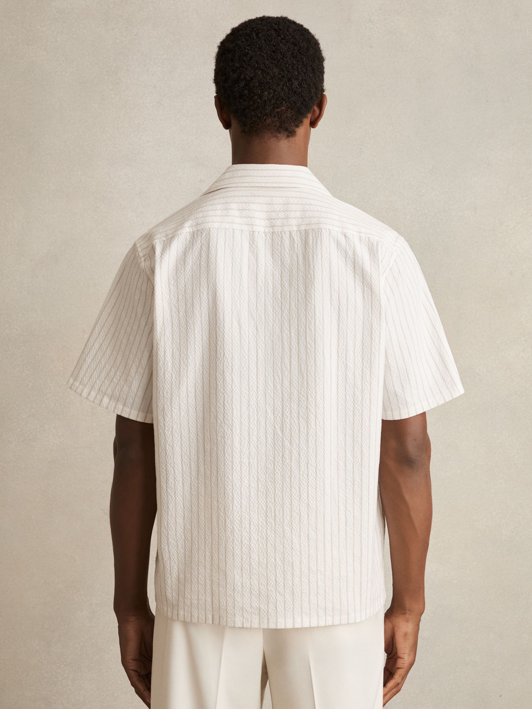 Cotton-Blend Seersucker Stripe Shirt in White/Taupe Brown