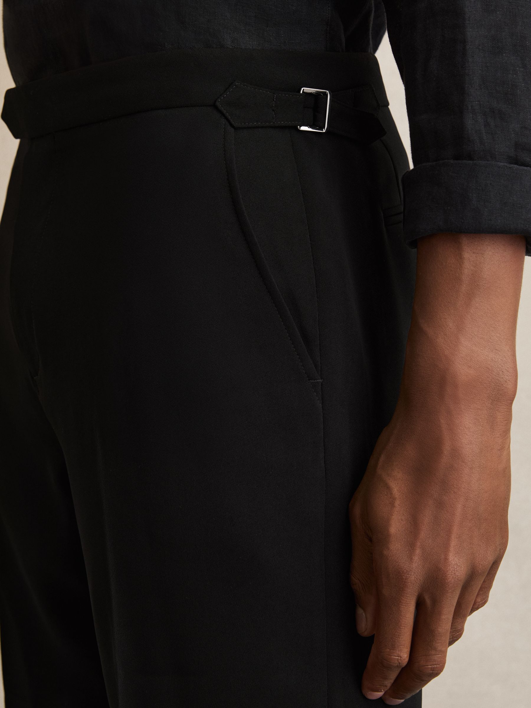 Side-Adjuster Tailored Shorts in Black