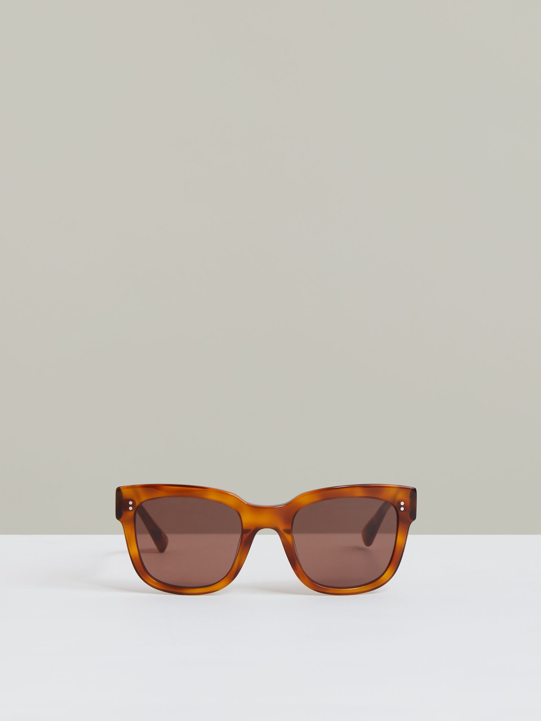MESSYWEEKEND Square Frame Sunglasses in Light Brown