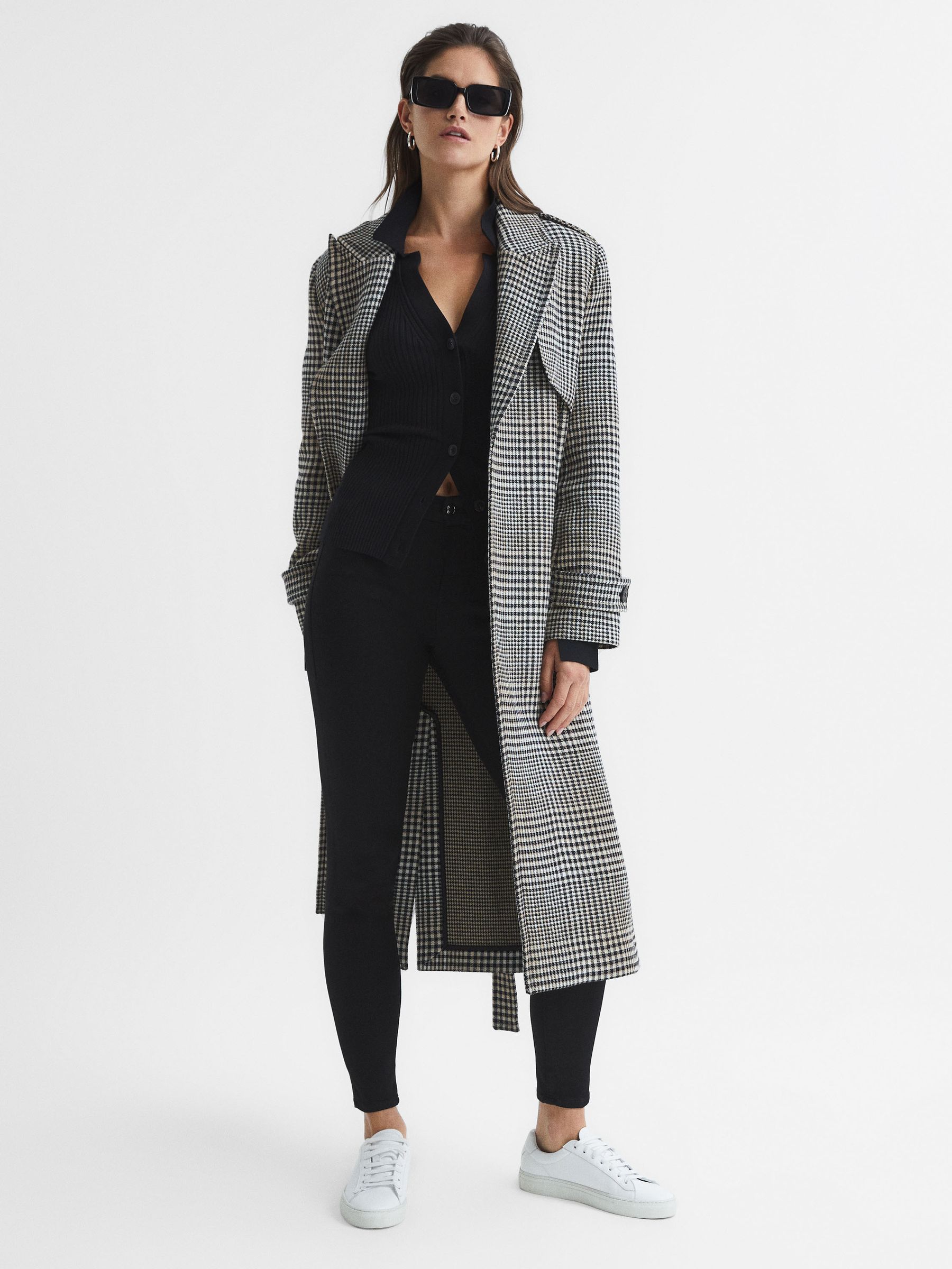 Good American The Good Legs Jeans in Black