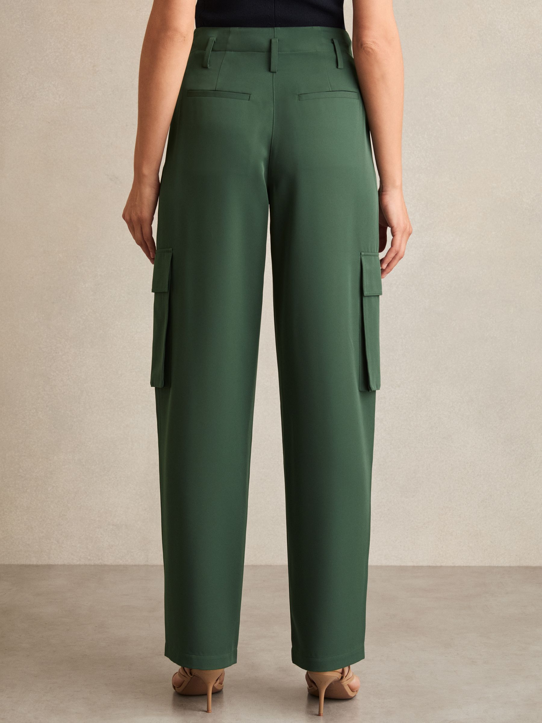Wide-Leg Pleated Cargo Trousers in Green